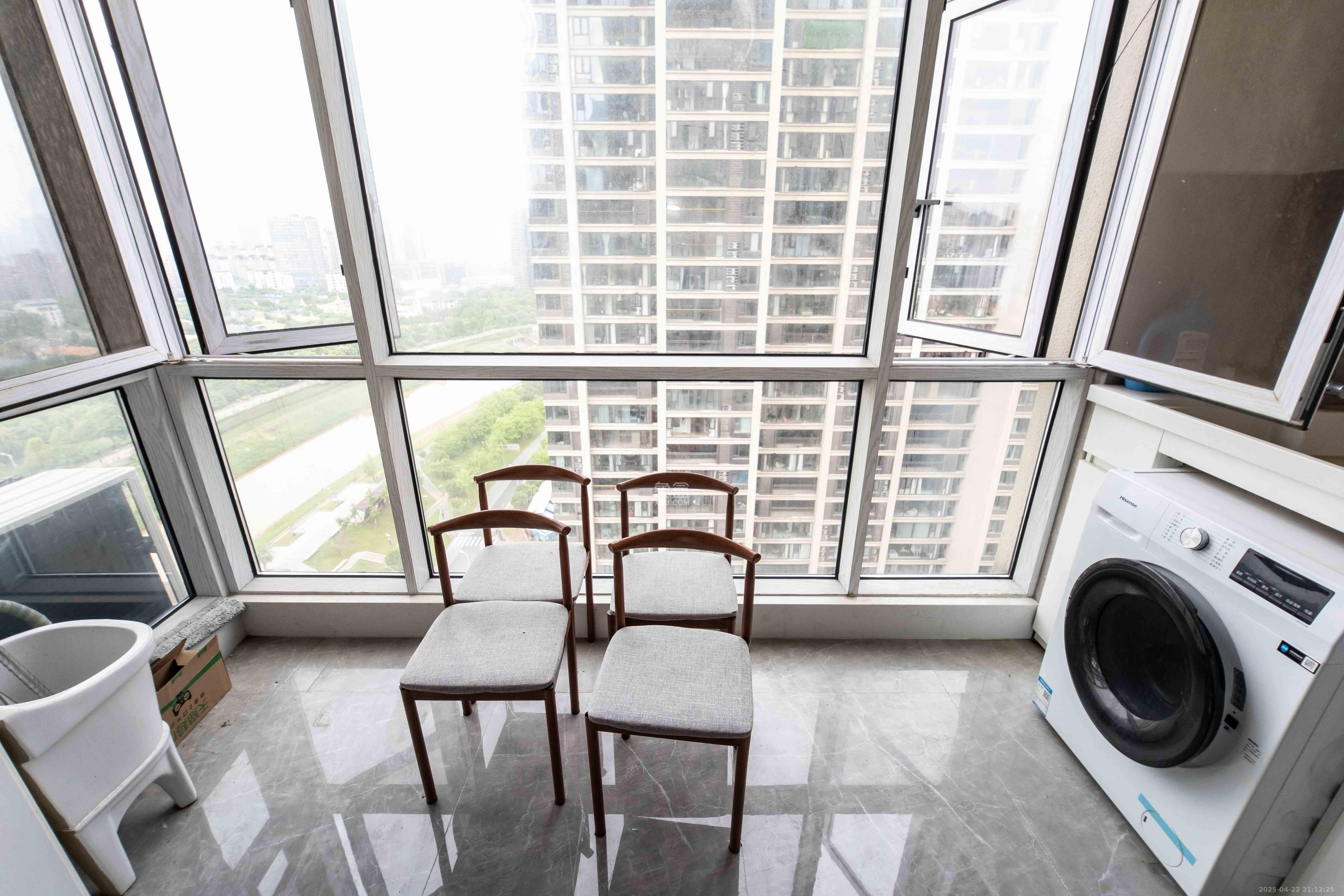 德奥悦东方 4室2厅3卫 249.00万 德奥悦东方 4室2厅3卫 249.00万阳台