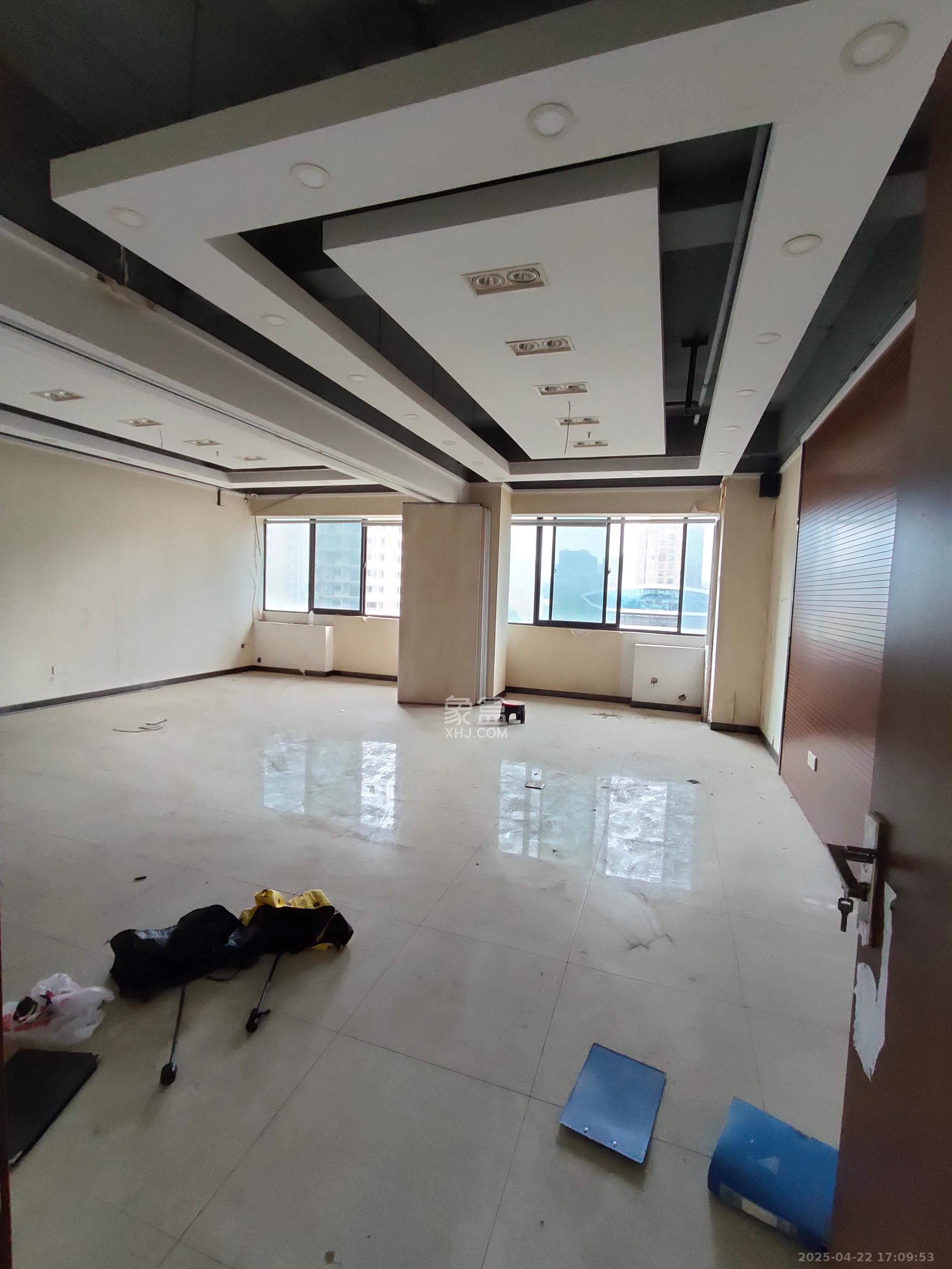 佐佑大厦  5室2厅2卫    7500.0元/月 佐佑大厦  5室2厅2卫    7500.0元/月室内图