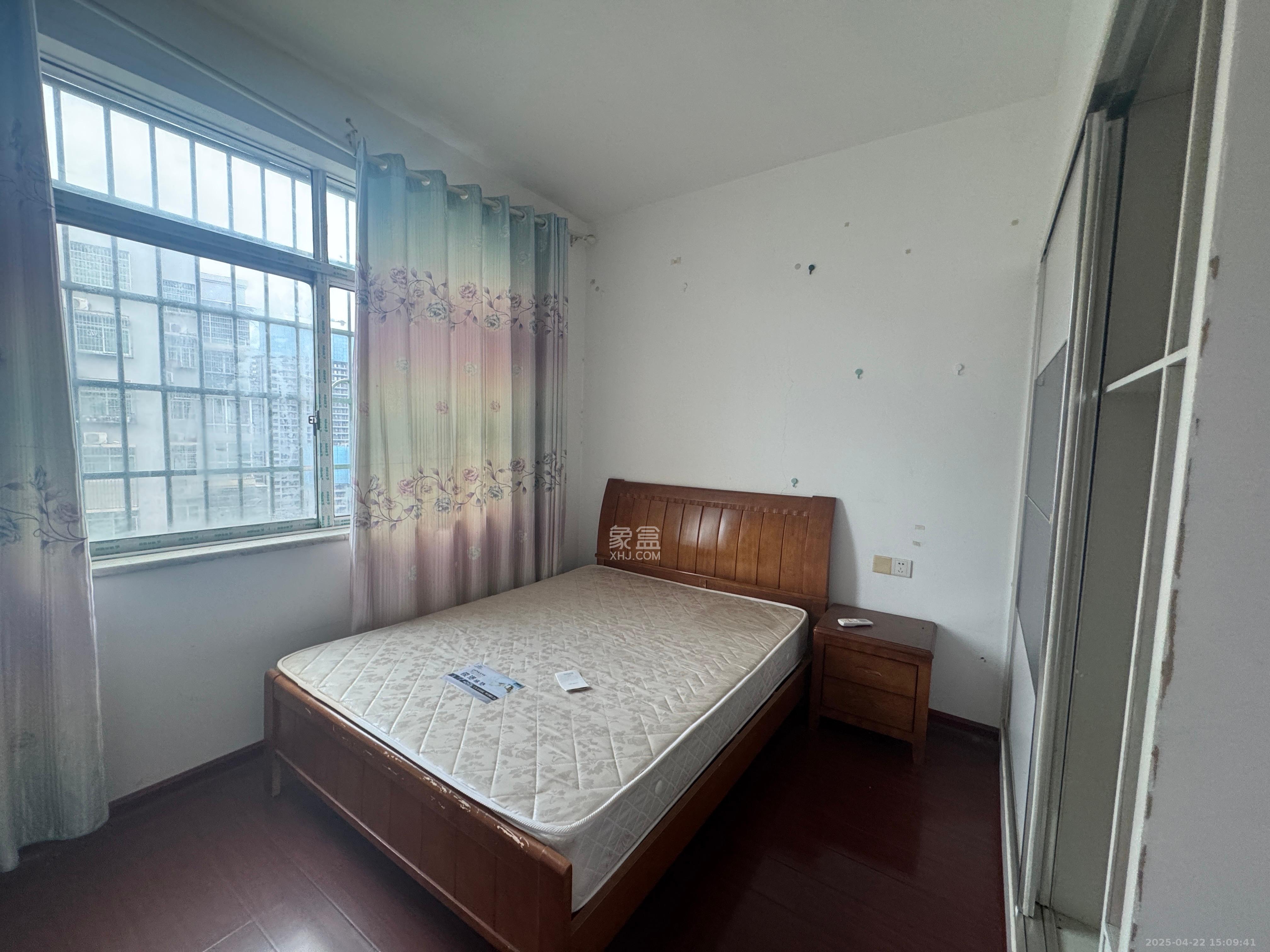 洞井二小区  1室0厅0卫    2000.0元/月 洞井二小区  1室0厅0卫    2000.0元/月室内图