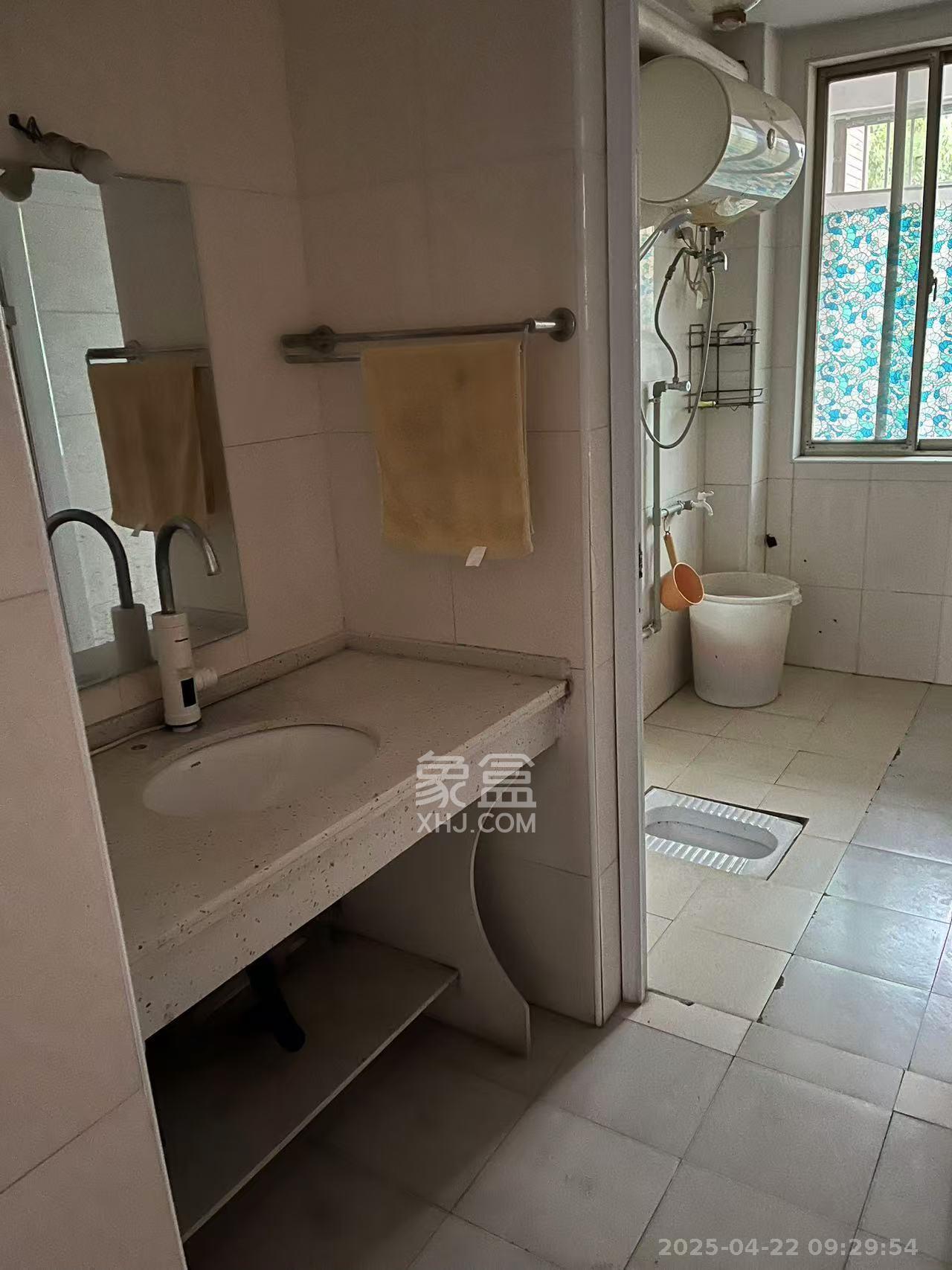 新路小区 3室2厅1卫 1700.0元/月 新路小区 3室2厅1卫 1700.0元/月室内图