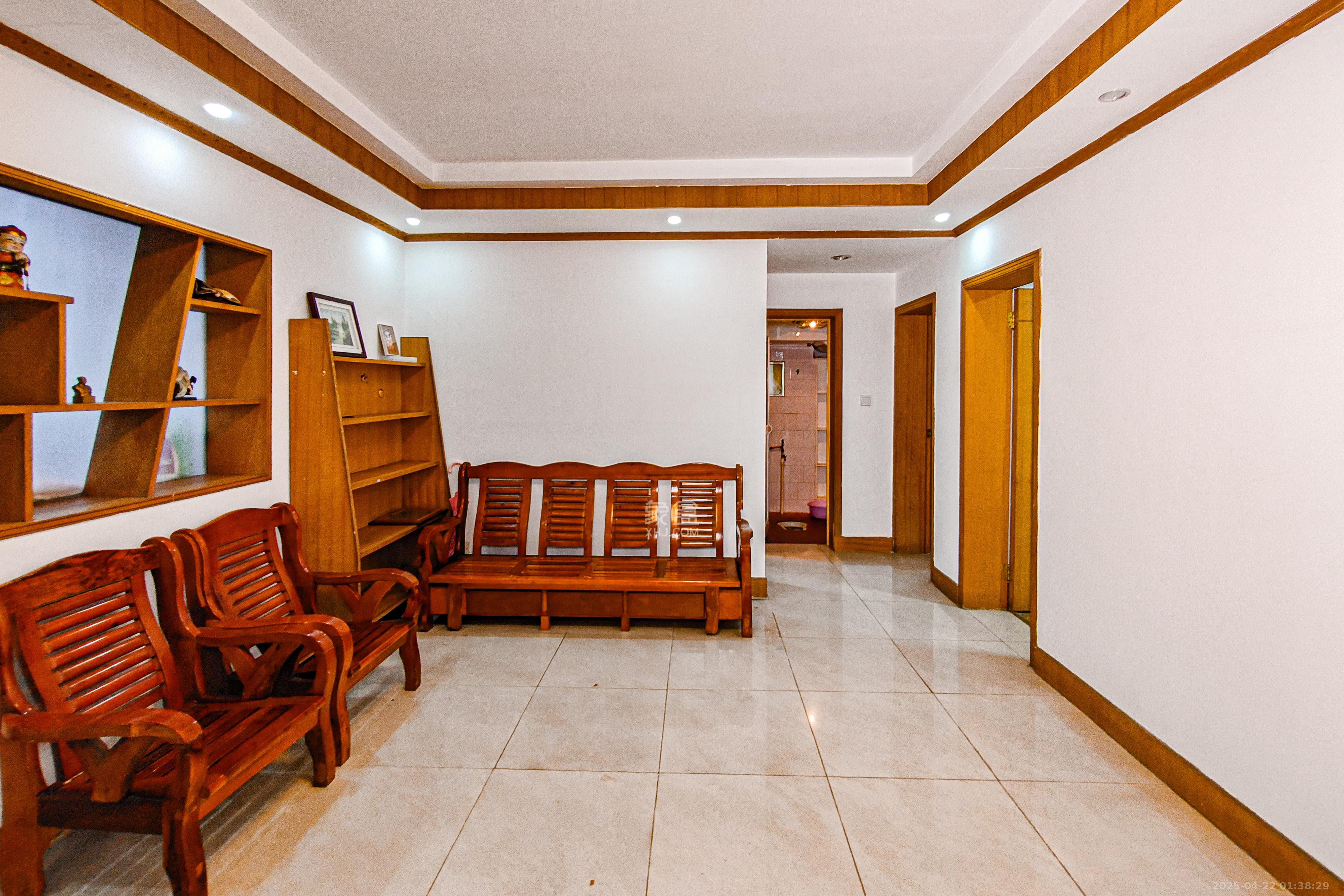 白沙公寓  1室0厅0卫    65.0万 白沙公寓  1室0厅0卫    65.0万客厅