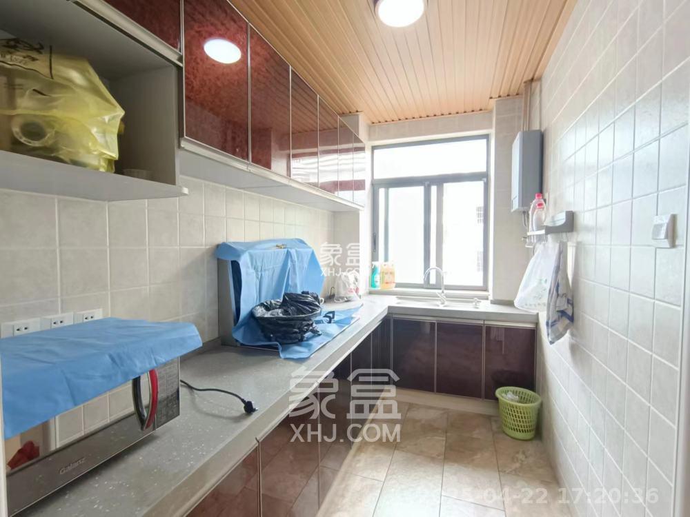 金侨中央花园  3室2厅2卫    52.0万 金侨中央花园  3室2厅2卫    52.0万室内图