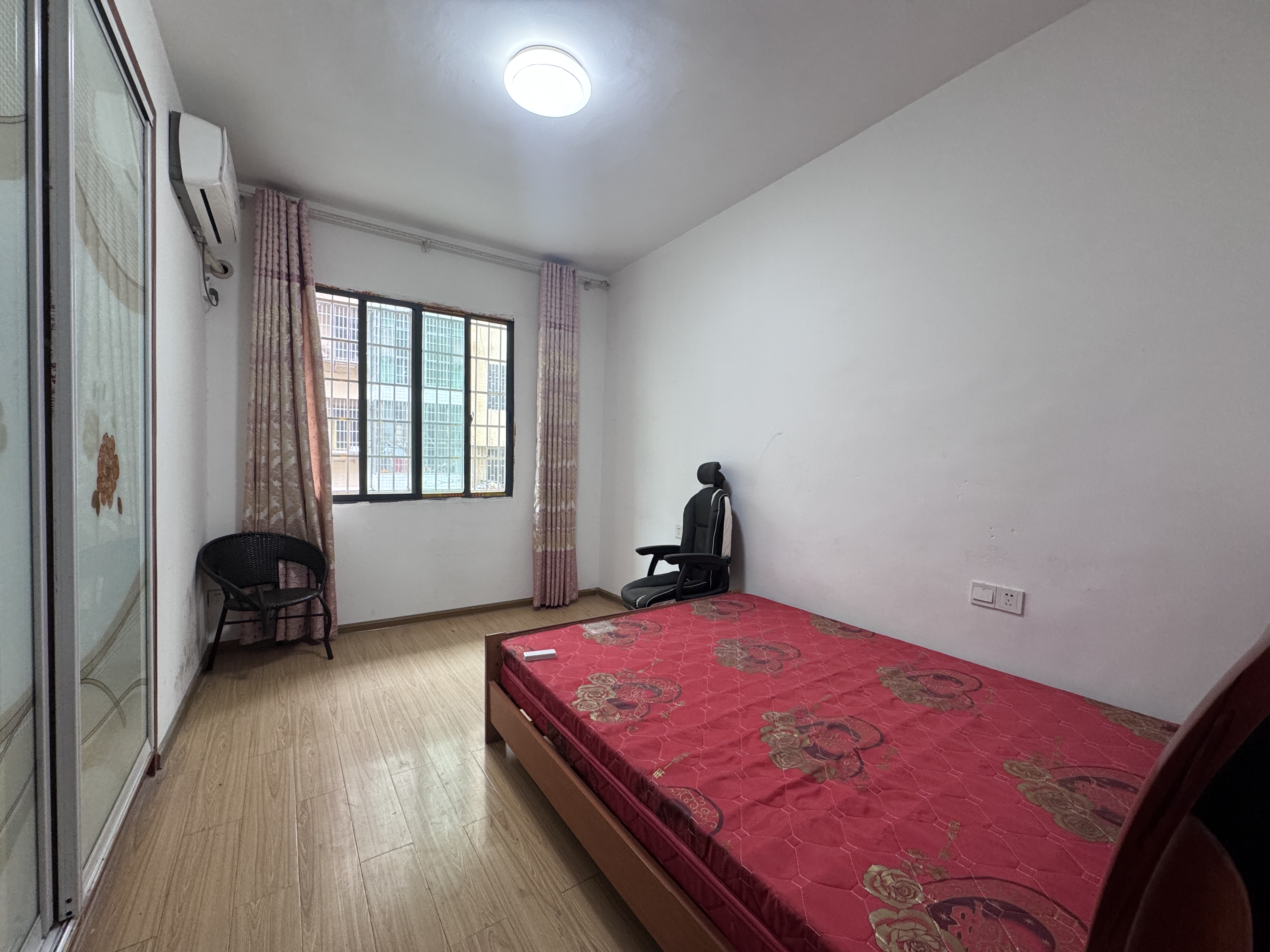 长湖小区 1室0厅0卫 1400.0元/月 长湖小区 1室0厅0卫 1400.0元/月室内图