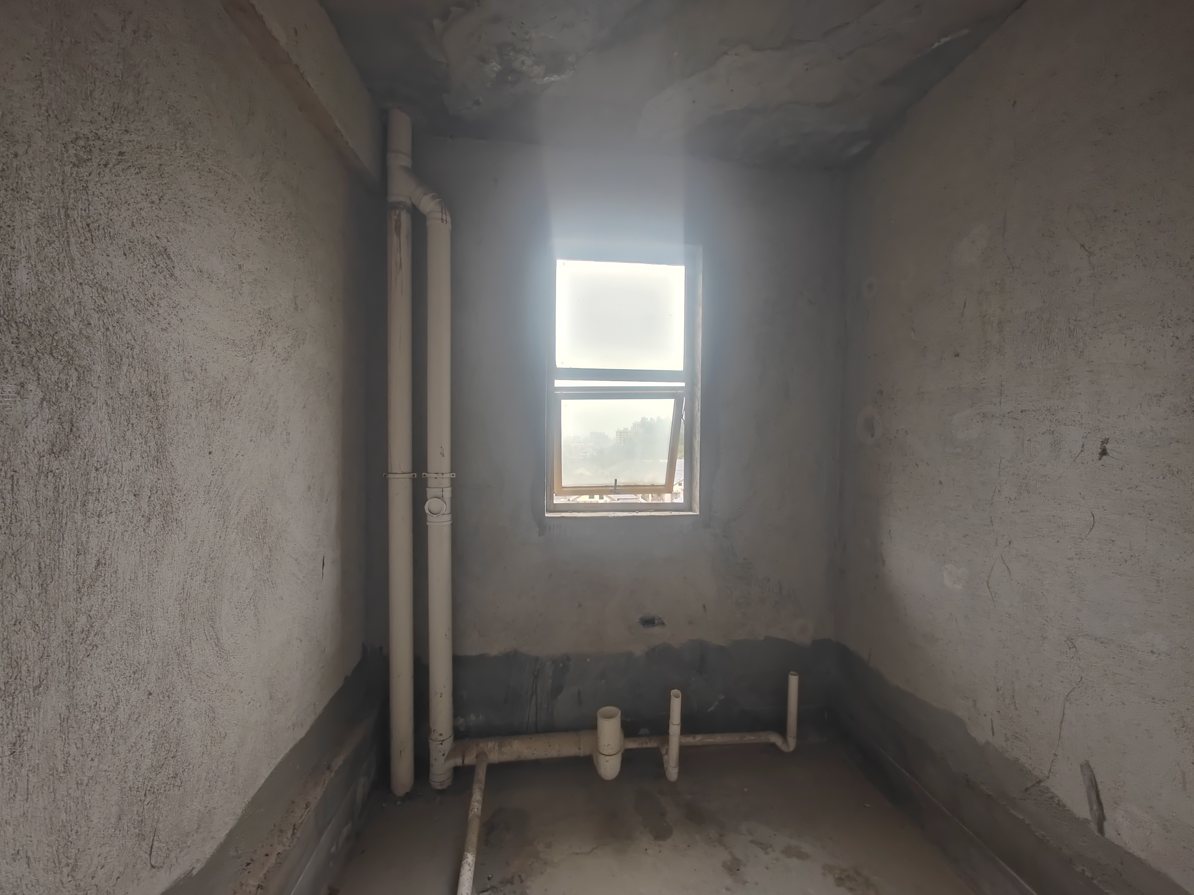 环保欣苑  5室2厅2卫    76.0万客厅