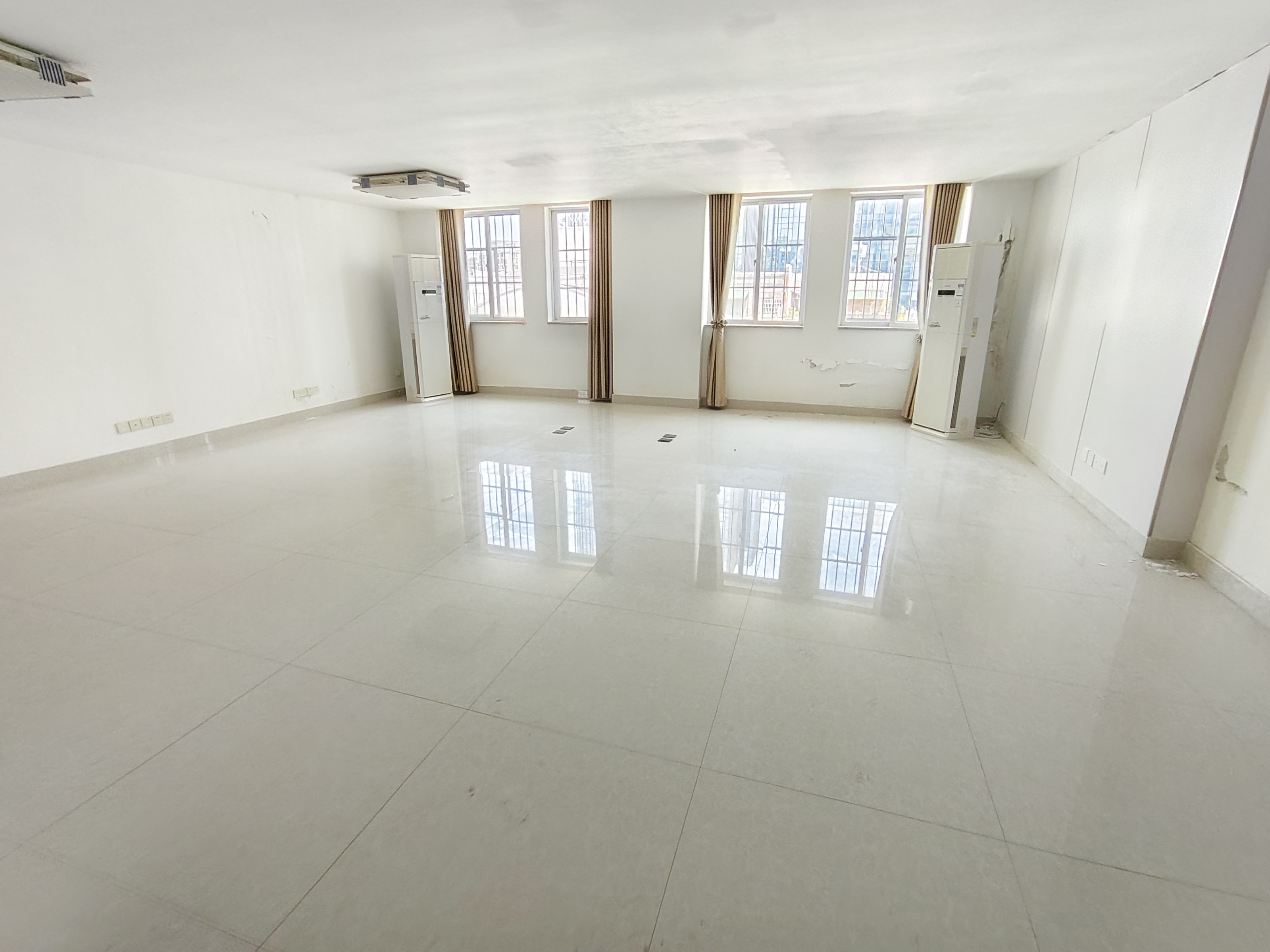 诚田大厦 1室1厅1卫 6200.0元/月 诚田大厦 1室1厅1卫 6200.0元/月室内图