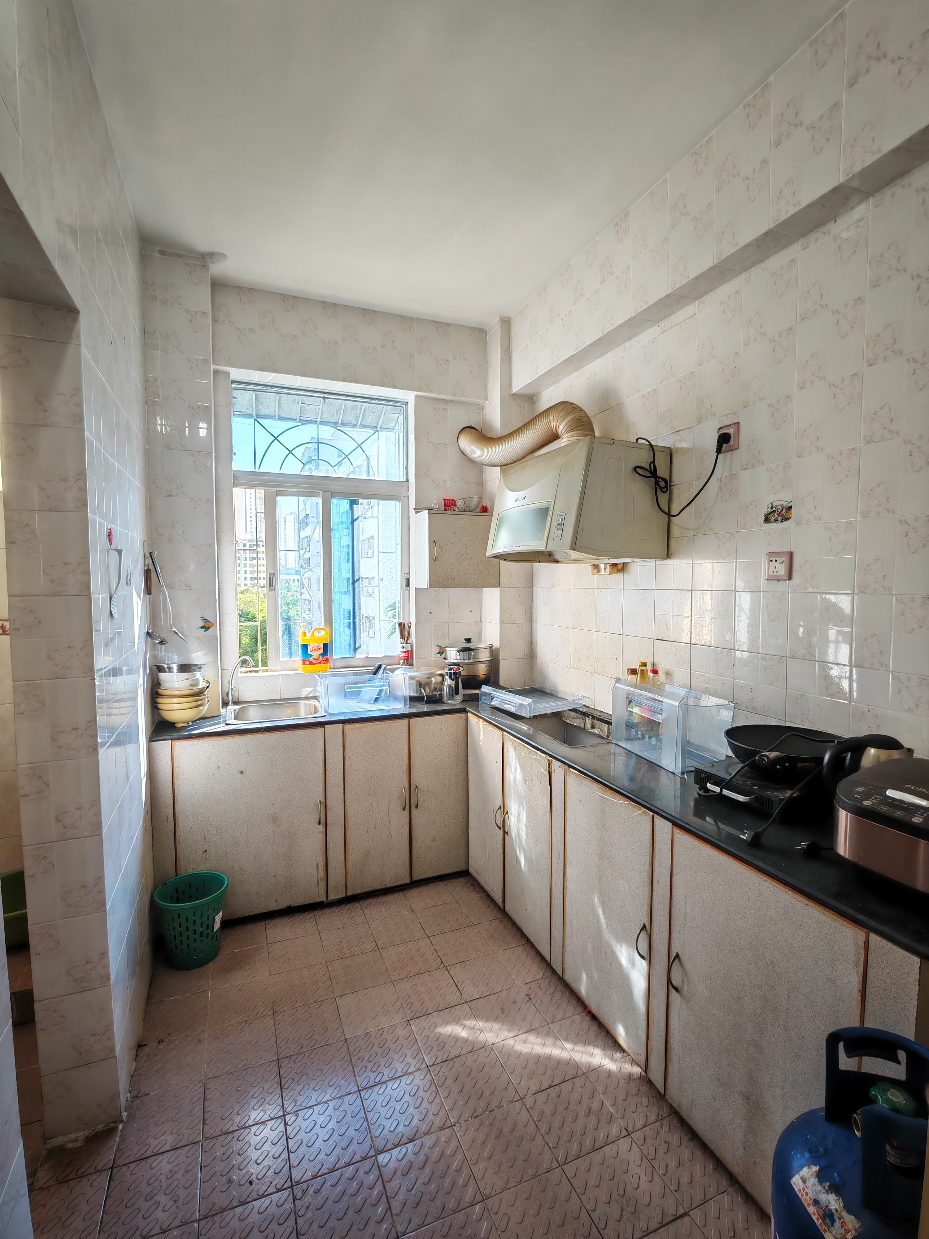 金鹿花园一期  3室2厅2卫    2500.0元/月 金鹿花园一期  3室2厅2卫    2500.0元/月室内图