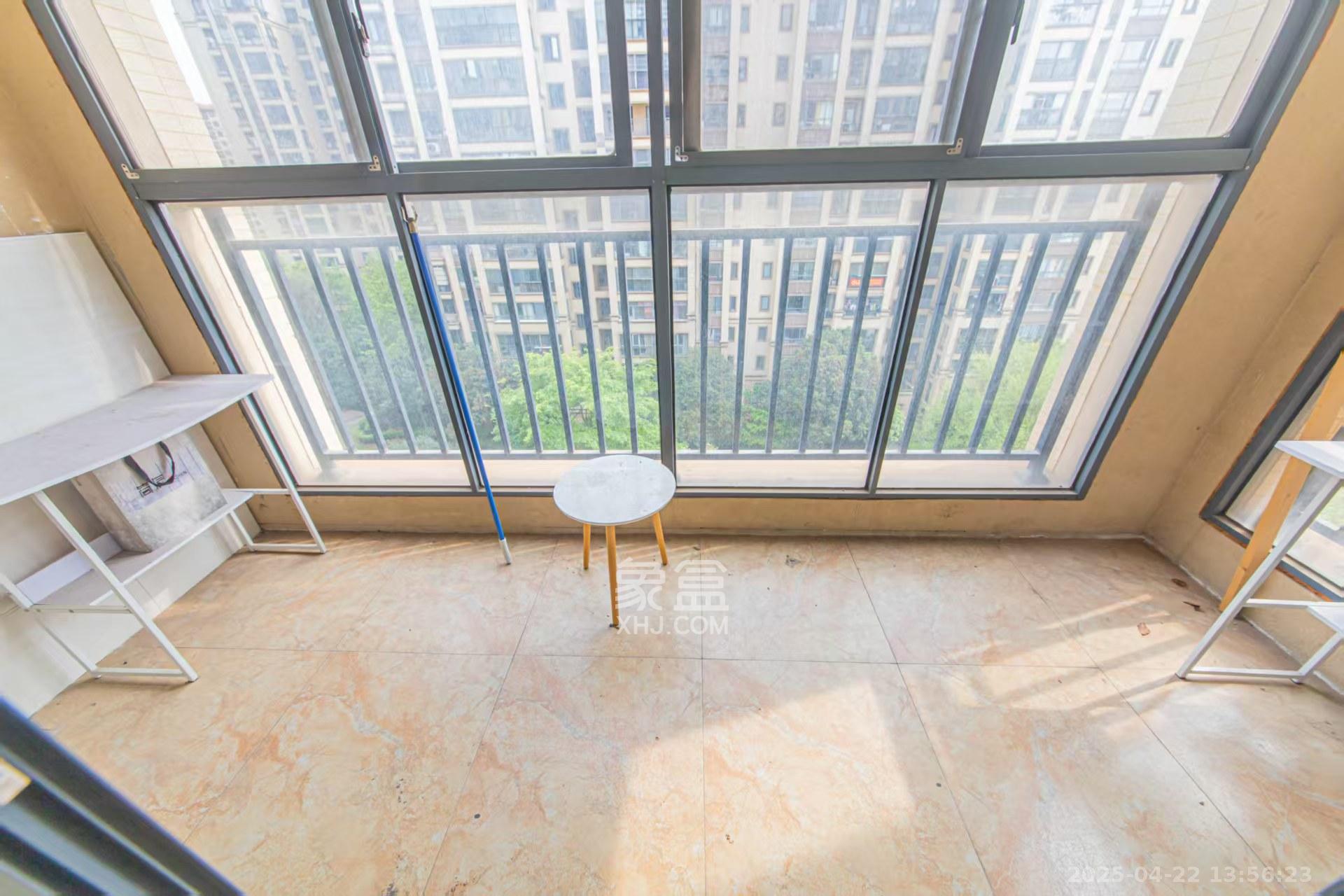 中建芙蓉嘉苑  3室2厅1卫   900.00元/月室内图