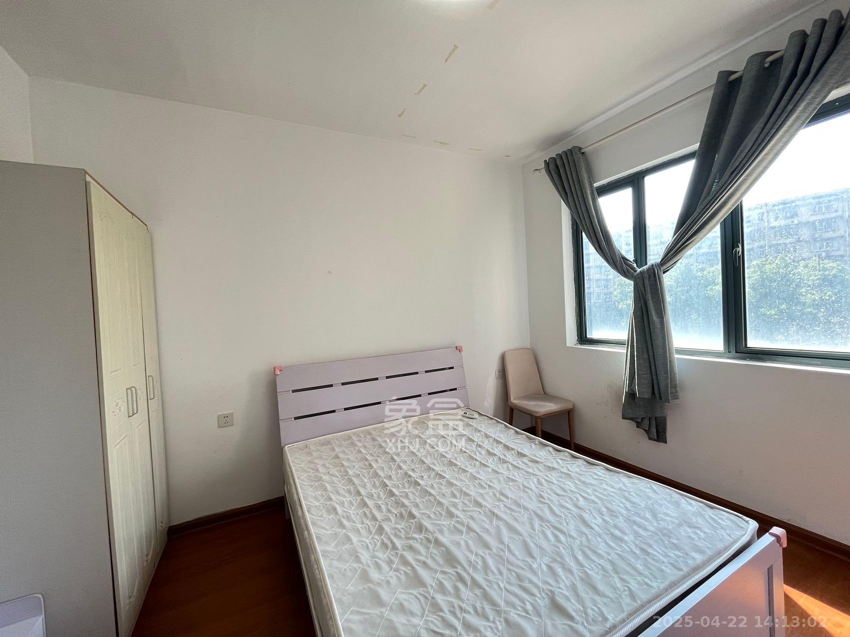 荣盛花语书苑 3室2厅1卫 2800.0元/月 荣盛花语书苑 3室2厅1卫 2800.0元/月室内图