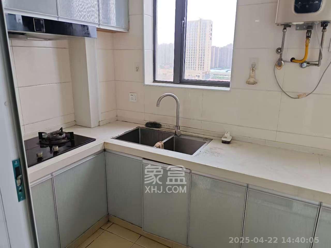 东岸梅园小区  3室2厅2卫   2600.00元/月室内图