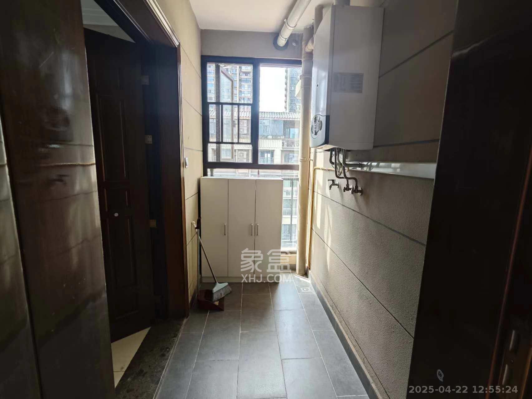 恒大御景天下城一期 3室2厅2卫 2700.0元/月 恒大御景天下城一期 3室2厅2卫 2700.0元/月室内图