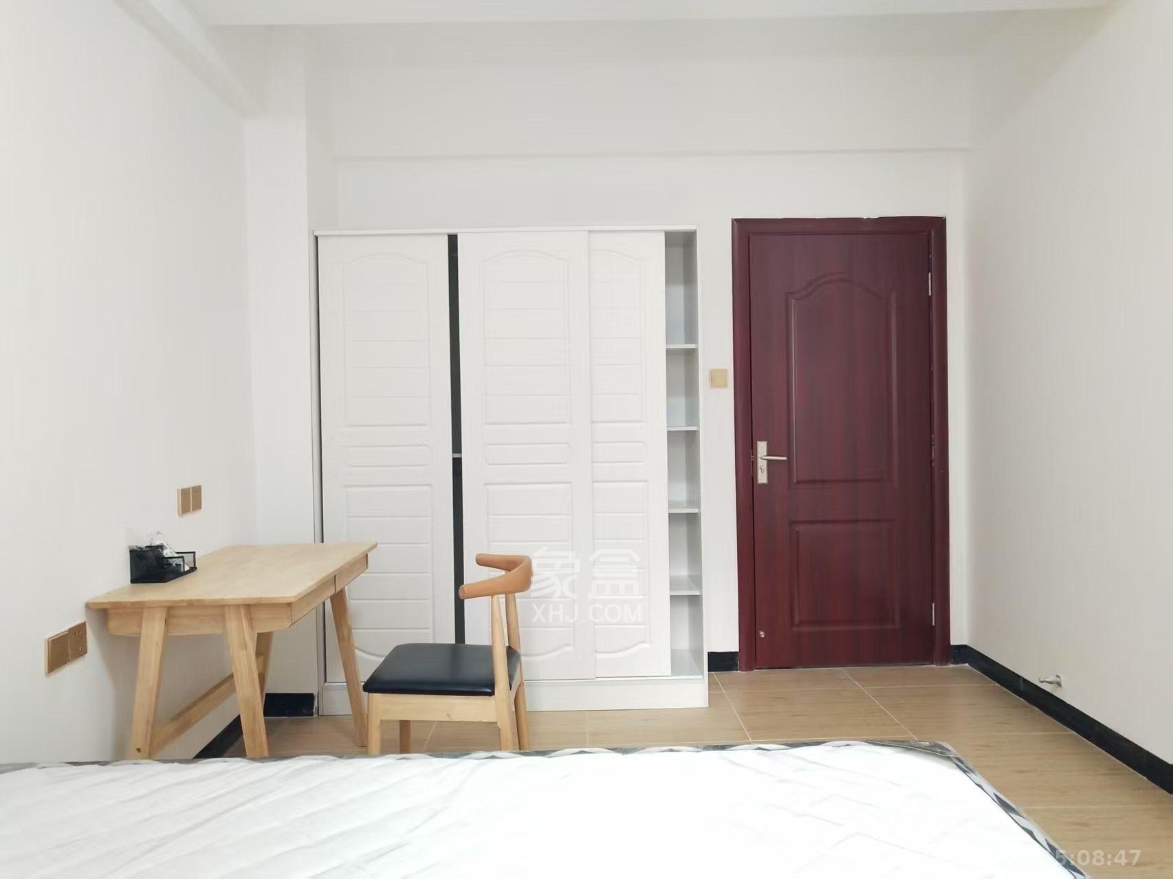 湘府名邸(同力家园) 5室2厅2卫 4000.0元/月 湘府名邸(同力家园) 5室2厅2卫 4000.0元/月室内图