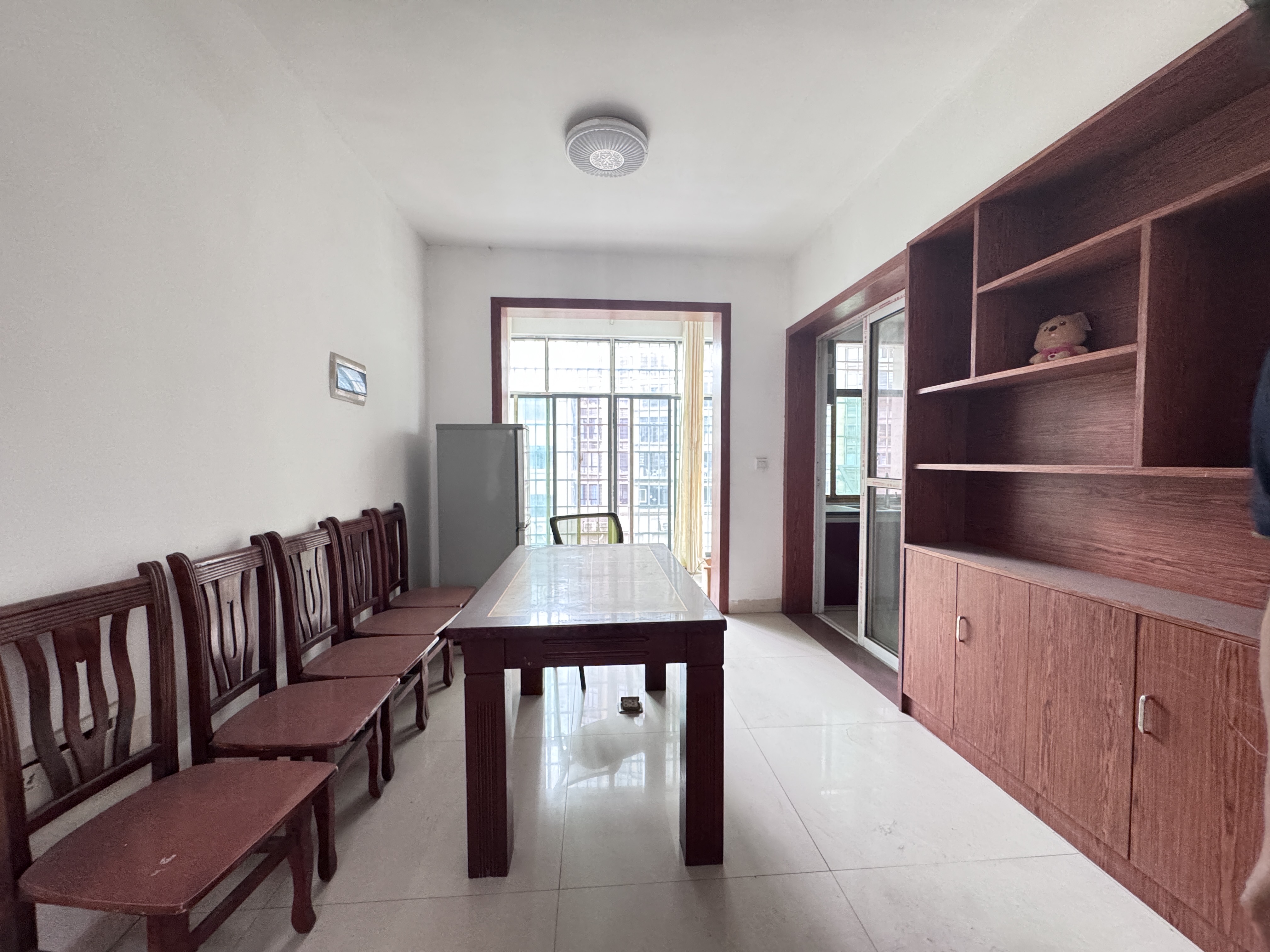 长湖小区 1室0厅0卫 1400.0元/月 长湖小区 1室0厅0卫 1400.0元/月室内图