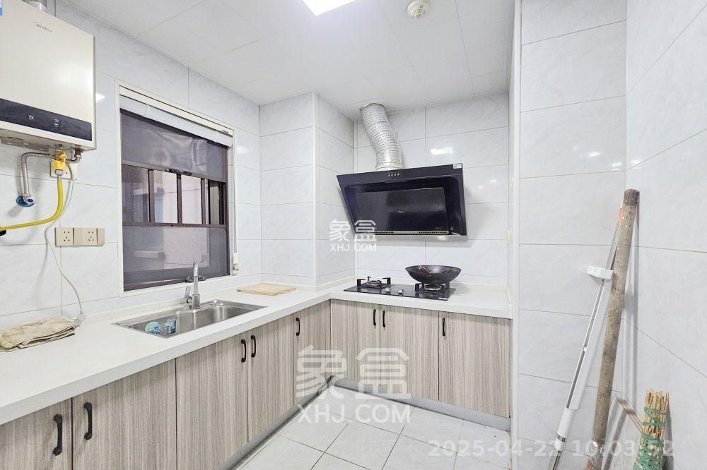 阳光城尚东湾愉景苑  3室1厅1卫   2500.00元/月室内图