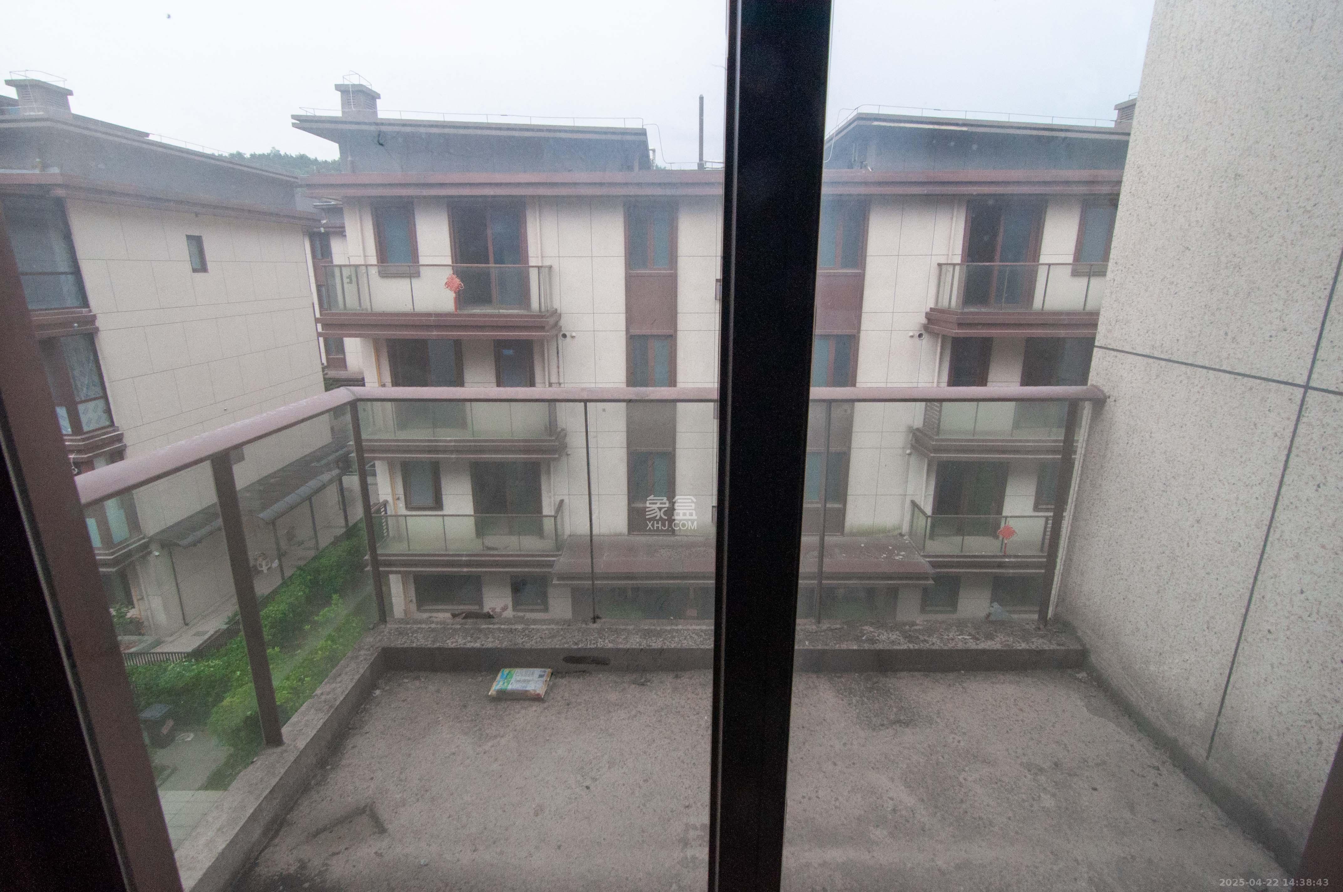 绿地麓湖郡 1室0厅0卫 319.8万 绿地麓湖郡 1室0厅0卫 319.8万其他