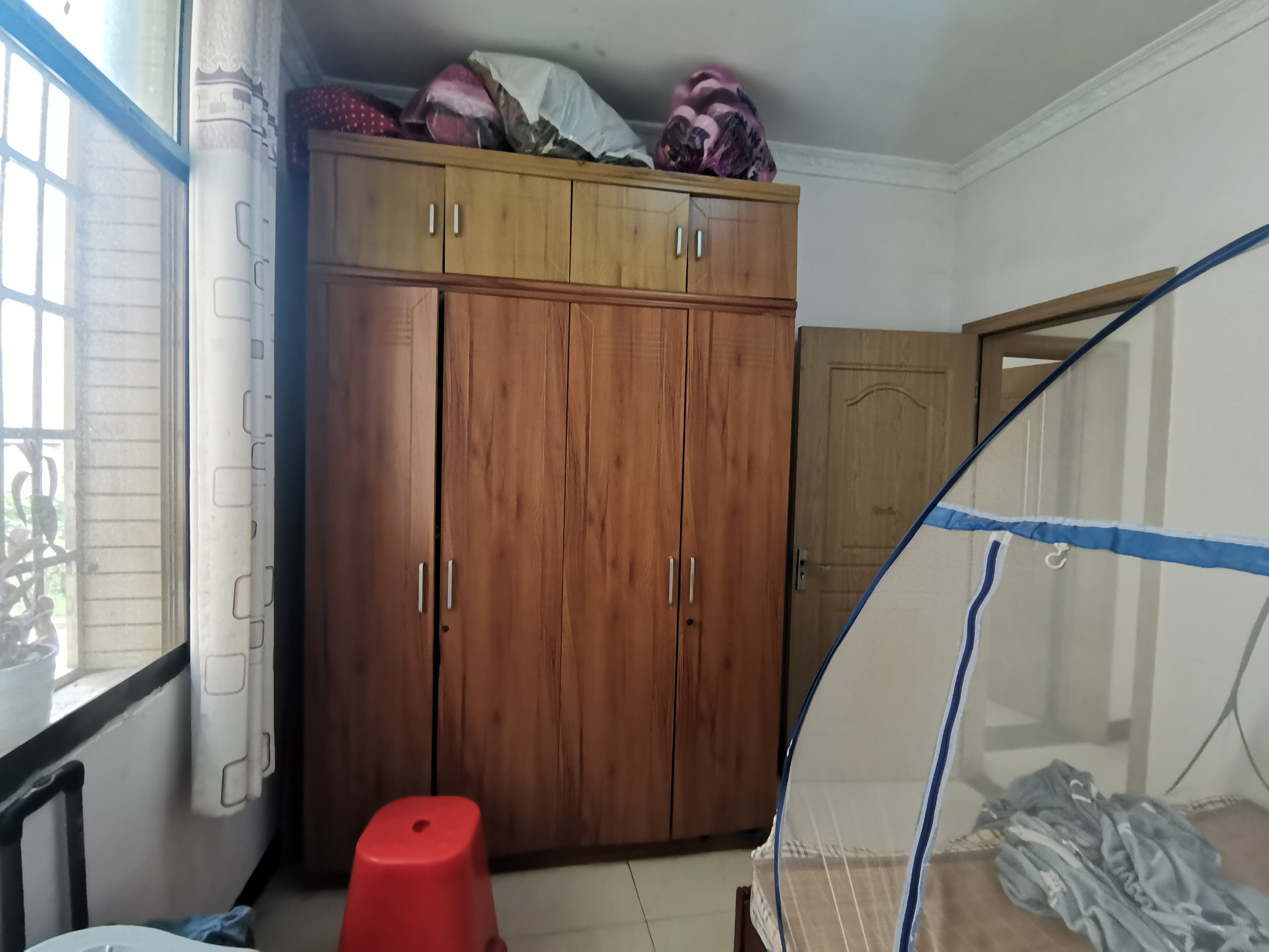 市人大政协机关大院住宅区(老市委) 5室2厅1卫 88.8万 市人大政协机关大院住宅区(老市委) 5室2厅1卫 88.8万室内图