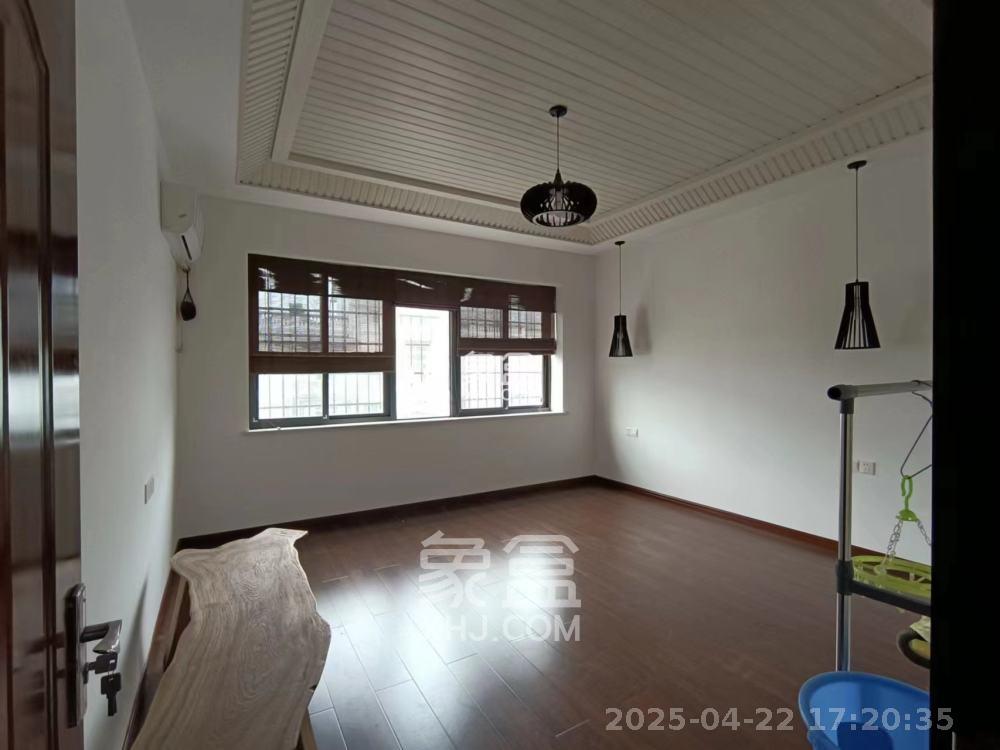 金侨中央花园  3室2厅2卫    52.0万 金侨中央花园  3室2厅2卫    52.0万室内图