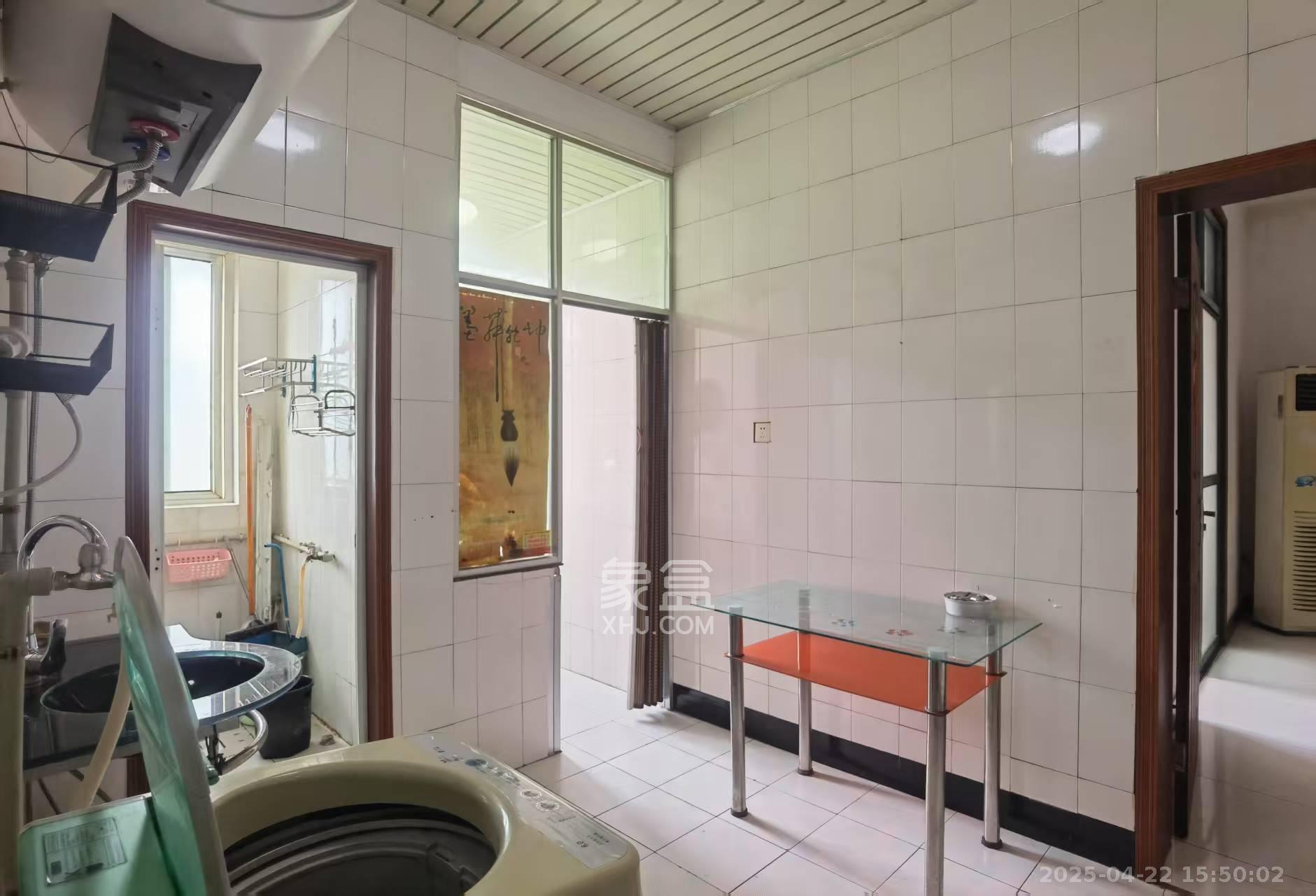 裕园小区(含浦) 3室2厅1卫 1500.0元/月 裕园小区(含浦) 3室2厅1卫 1500.0元/月室内图