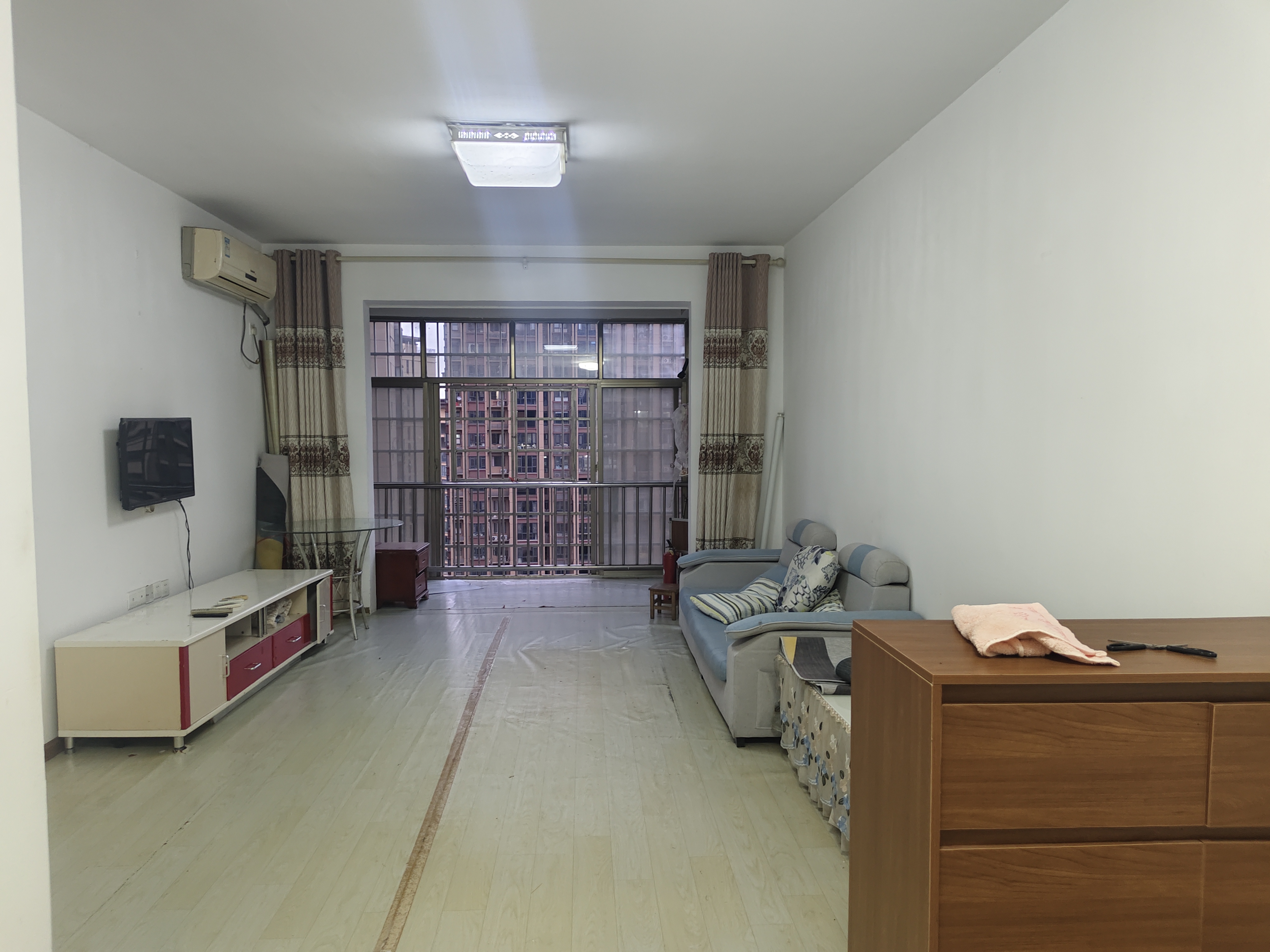 新外滩  0室0厅0卫    1400.0元/月