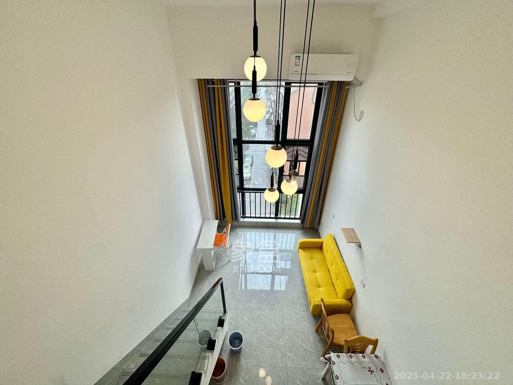 新长海D1站  1室1厅1卫    1250.0元/月 新长海D1站  1室1厅1卫    1250.0元/月室内图