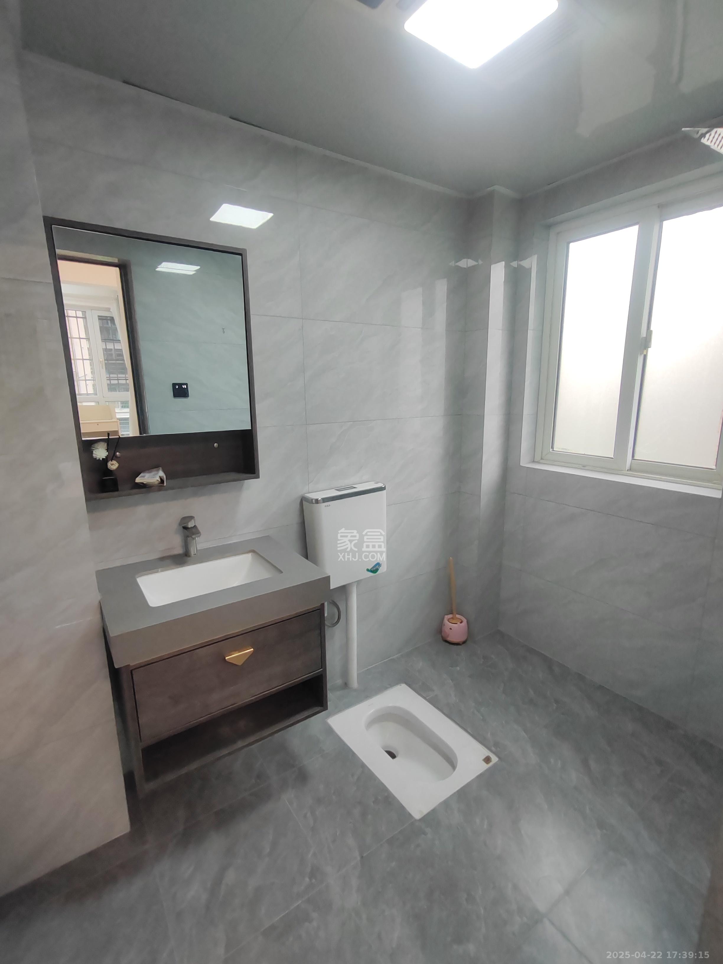 山水湾  4室2厅2卫   2200.00元/月室内图