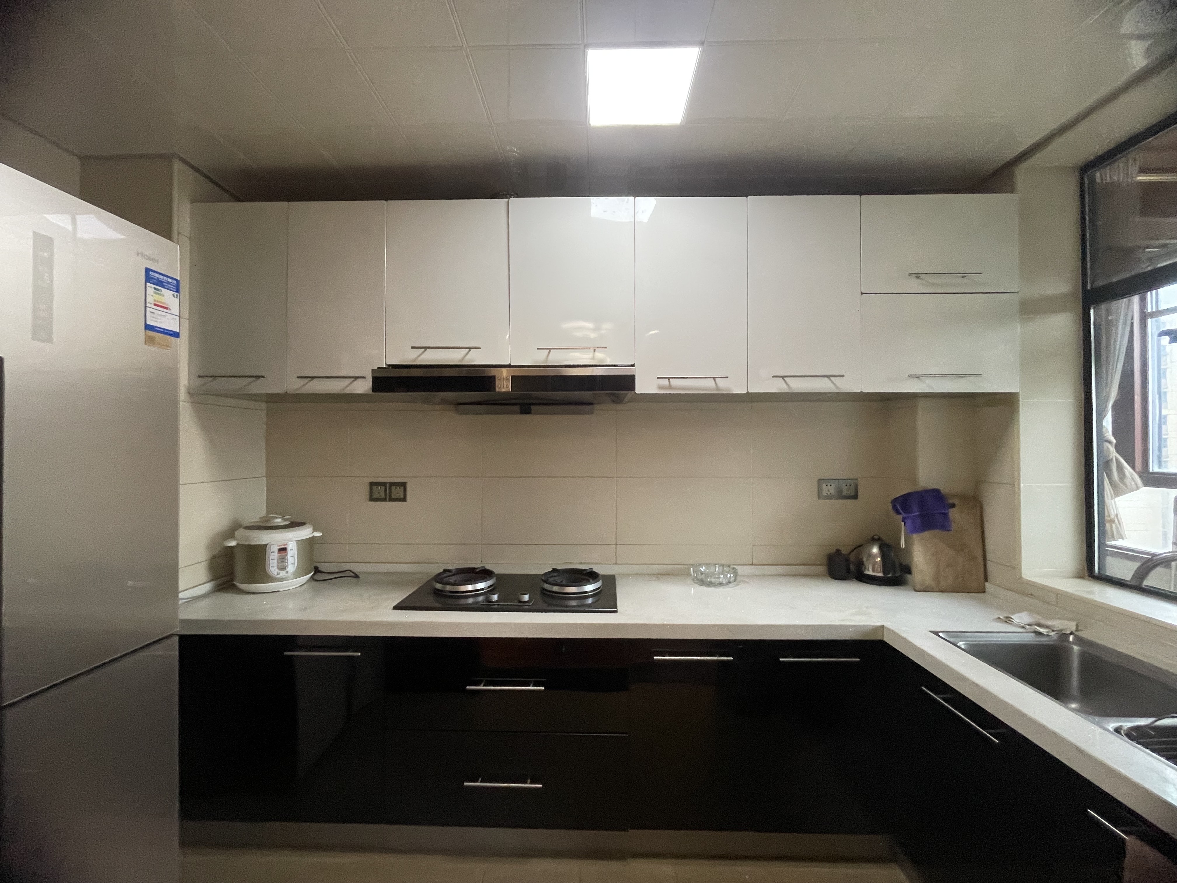 檀香山  5室2厅3卫    148.0万 檀香山  5室2厅3卫    148.0万客厅