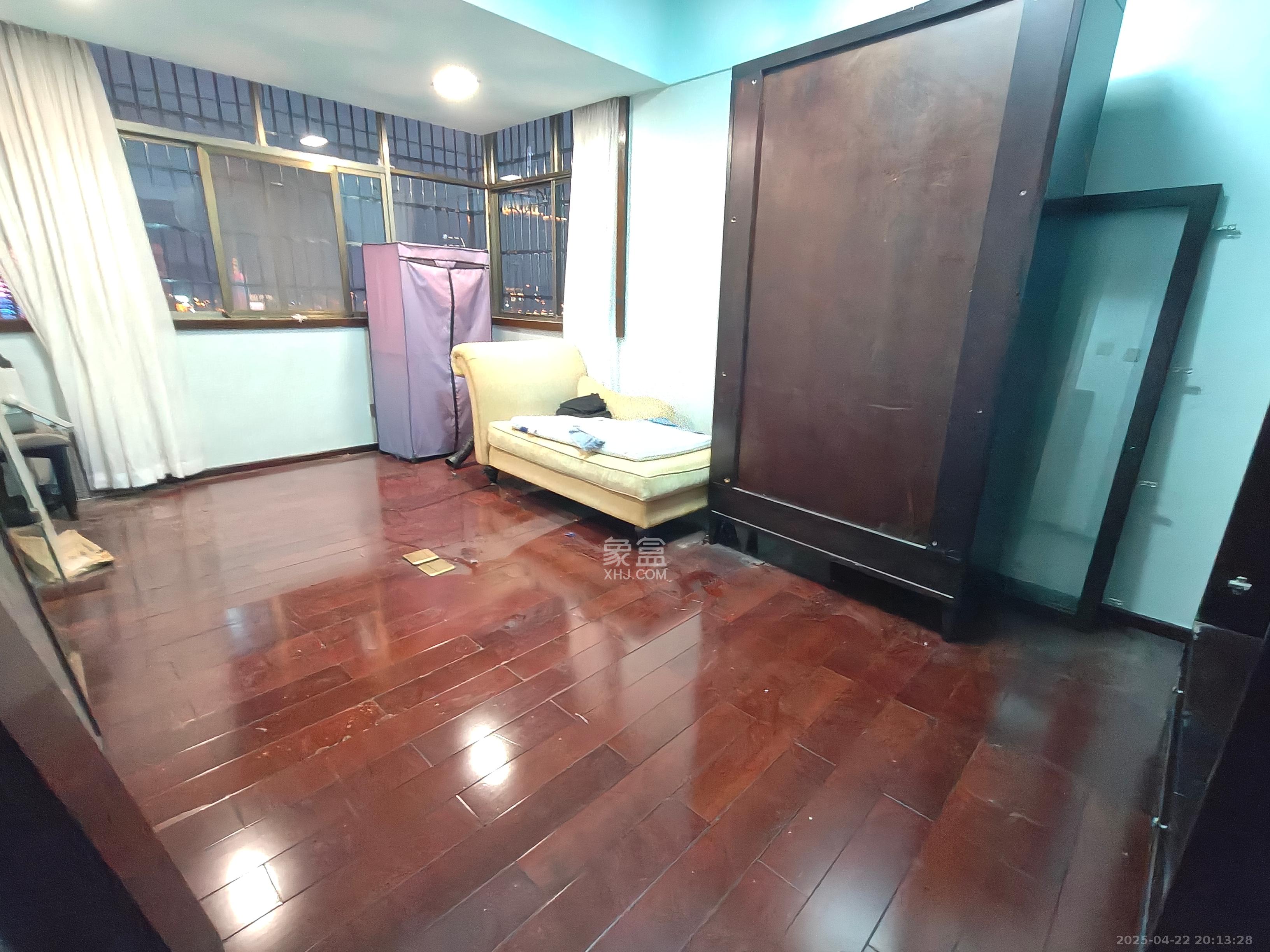 王府井公寓(福源公寓)  5室2厅1卫    8000.0元/月 王府井公寓(福源公寓)  5室2厅1卫    8000.0元/月室内图