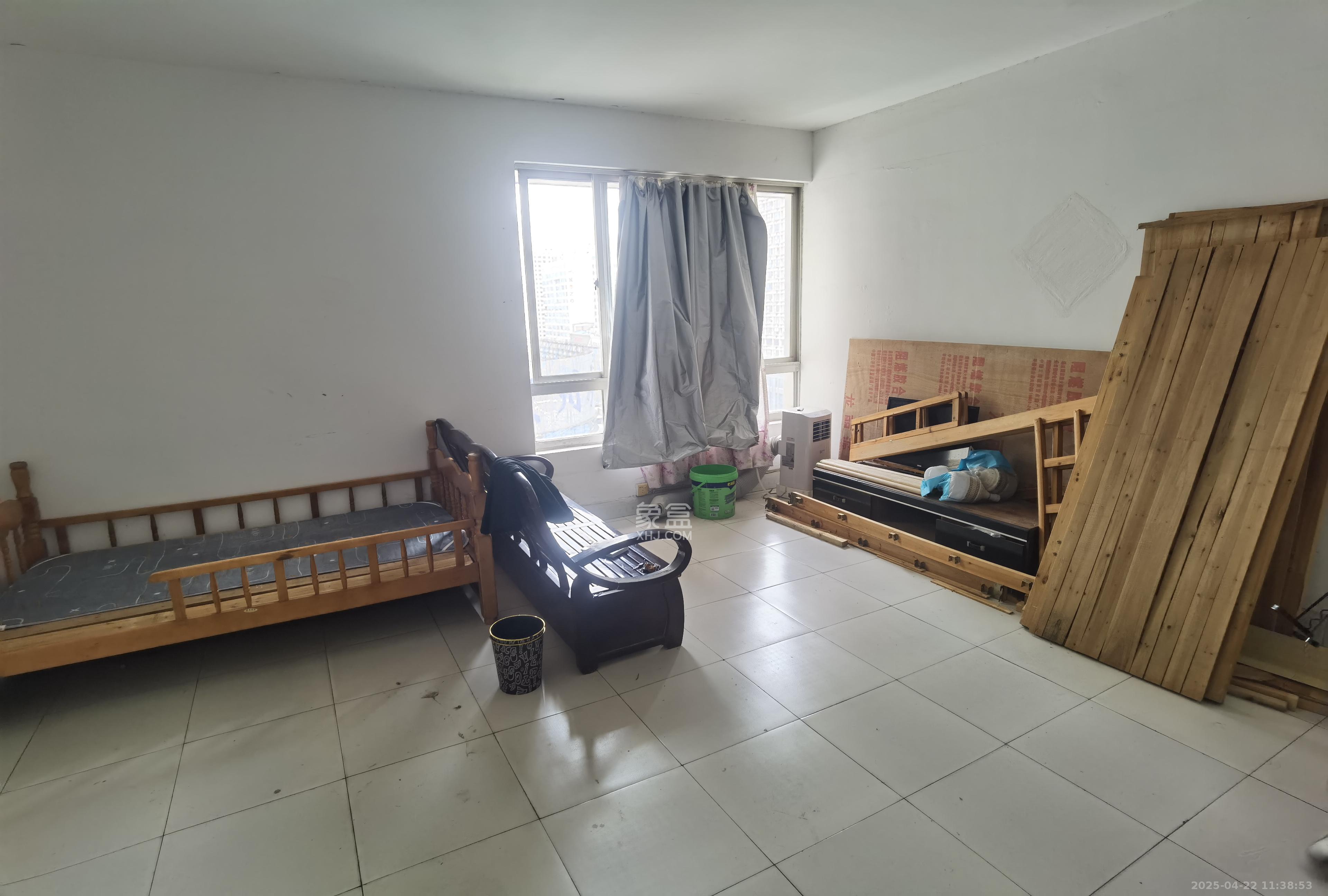 省建苑小区 4室2厅2卫 3500.0元/月 省建苑小区 4室2厅2卫 3500.0元/月室内图