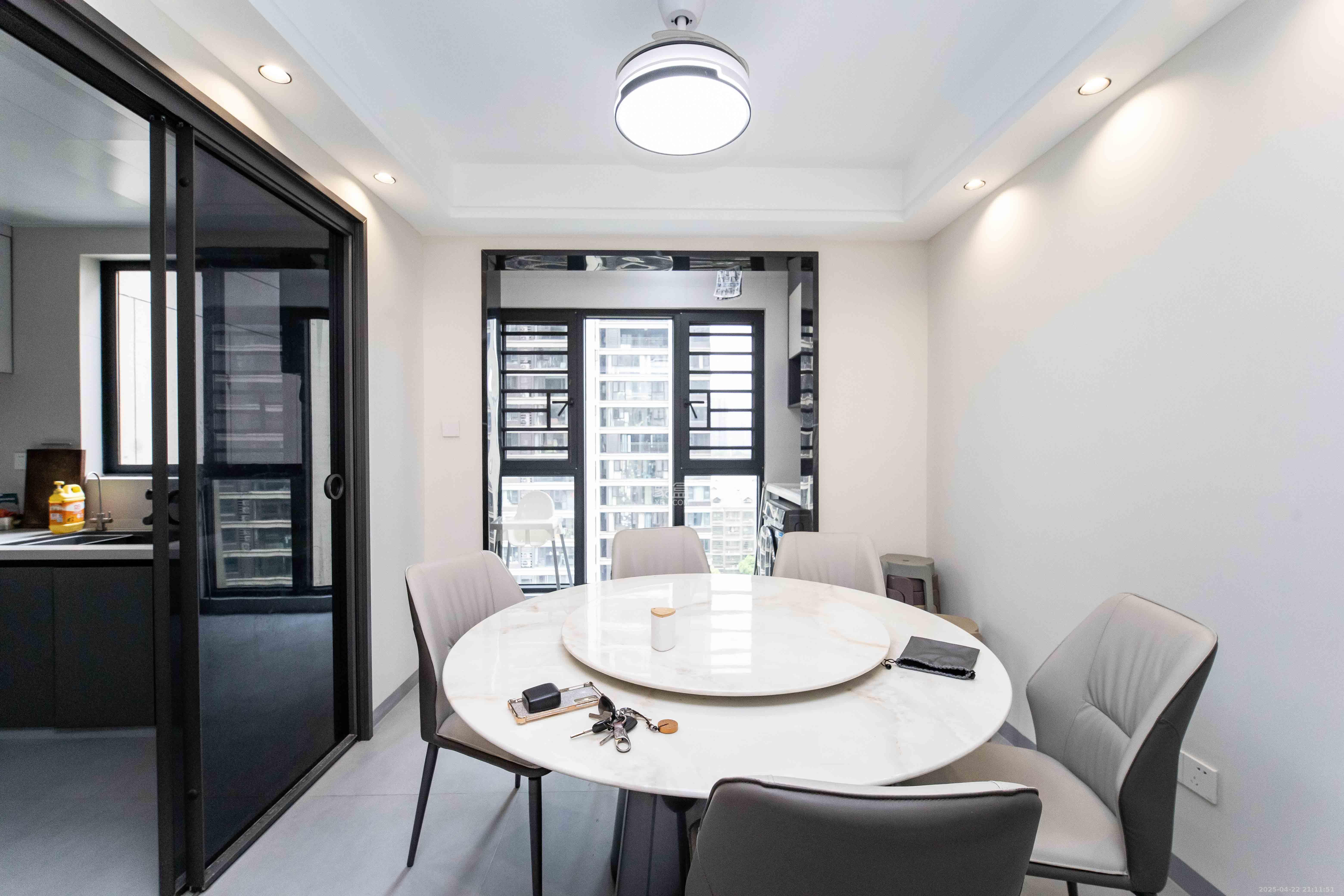 德奥悦东方 4室2厅2卫 200.0万 德奥悦东方 4室2厅2卫 200.0万客厅