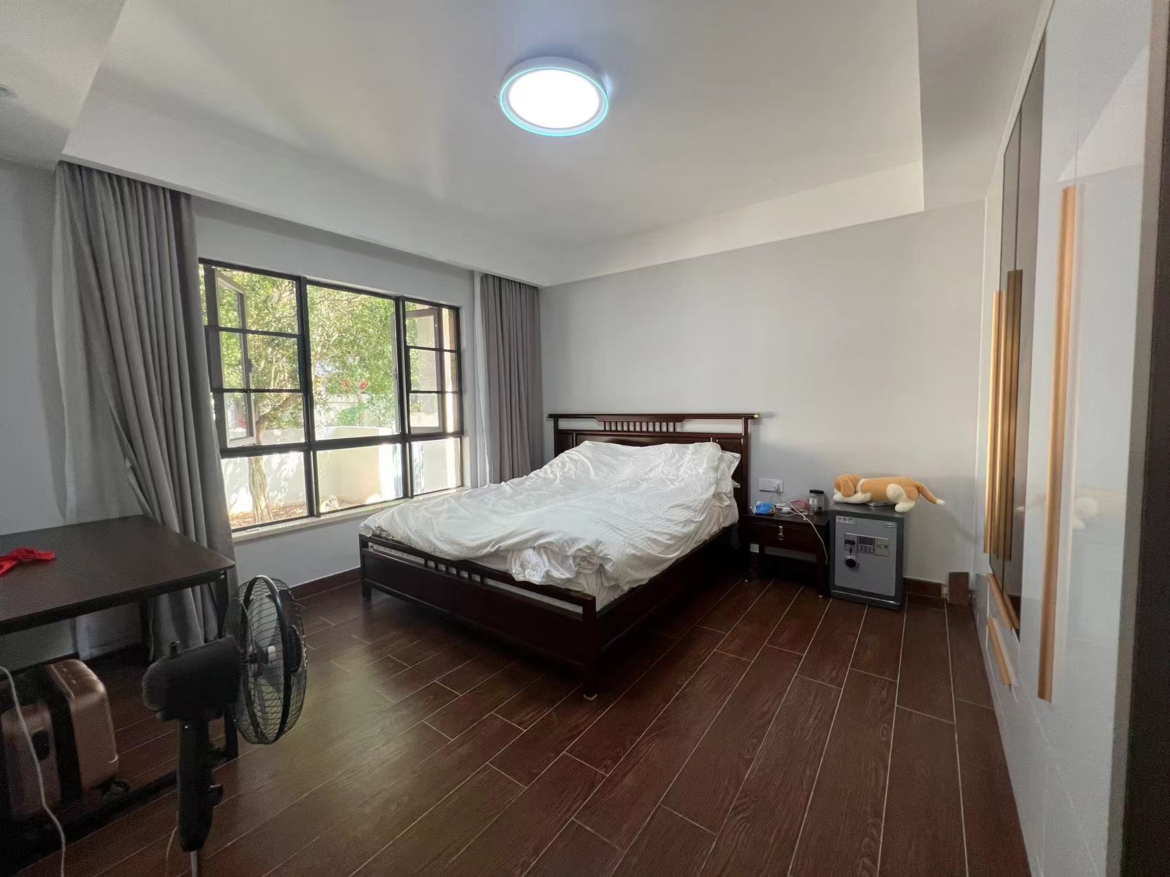 万科浪琴湾 6室2厅3卫 1469.0万 万科浪琴湾 6室2厅3卫 1469.0万室内图