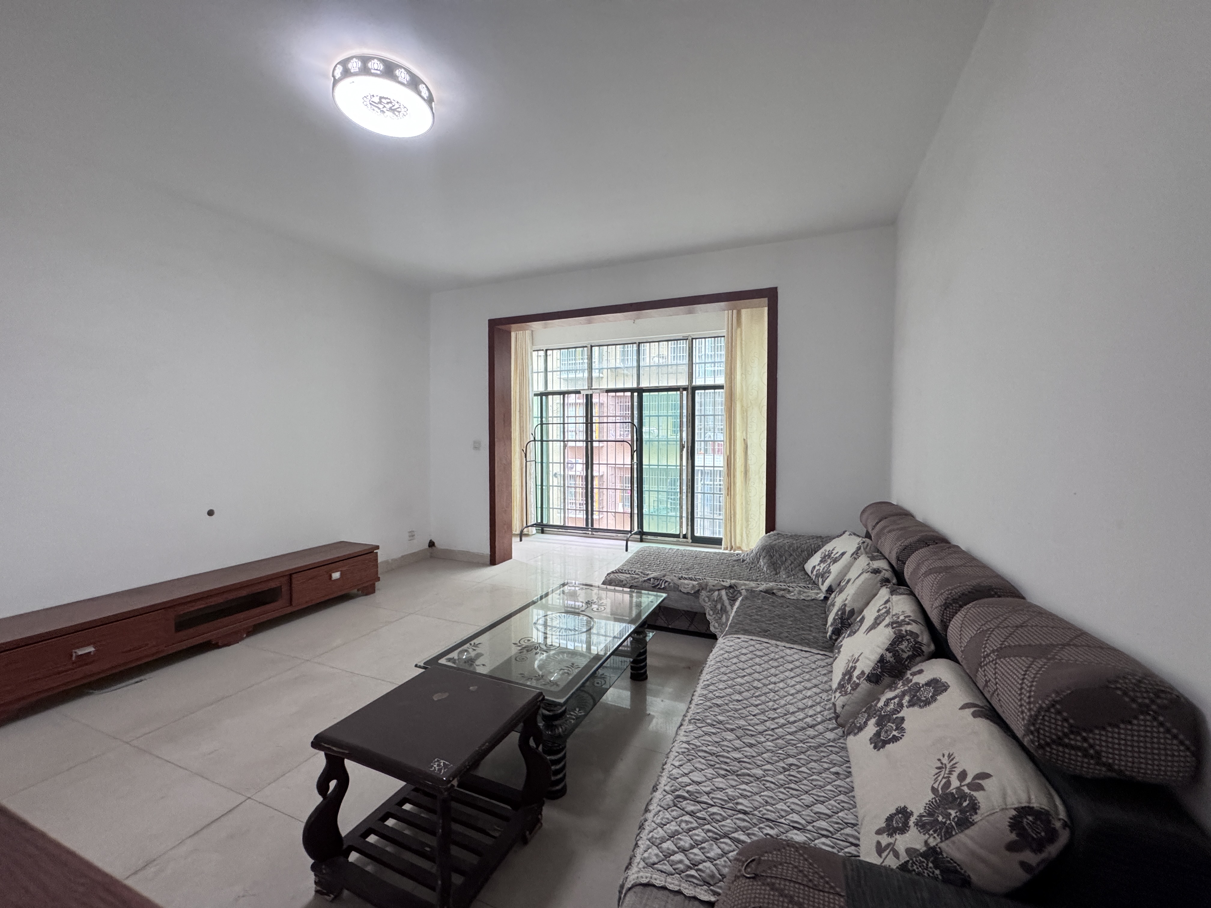 长湖小区 1室0厅0卫 1400.0元/月 长湖小区 1室0厅0卫 1400.0元/月室内图