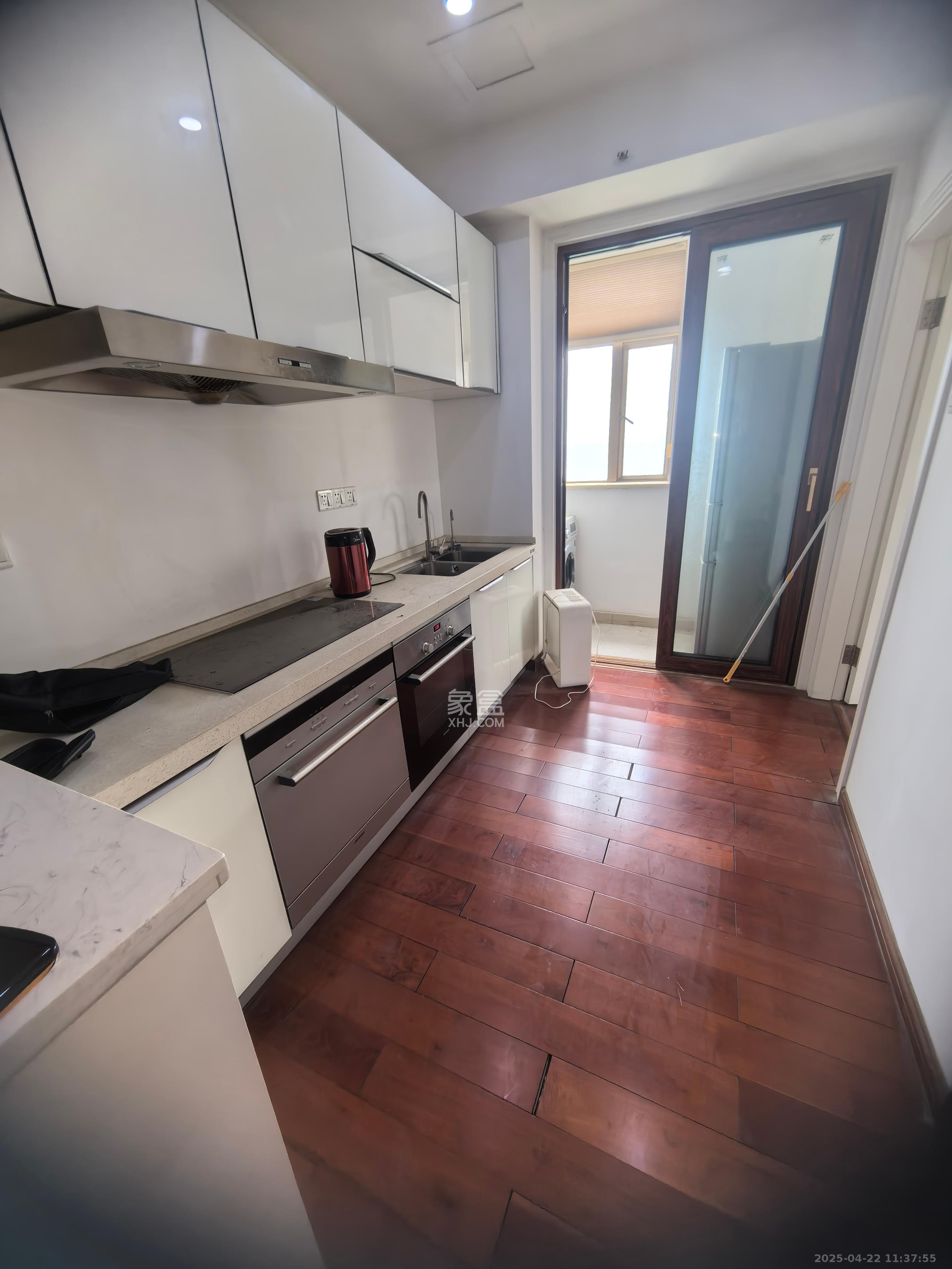 昊天大厦 1室1厅1卫 2000.0元/月 昊天大厦 1室1厅1卫 2000.0元/月室内图