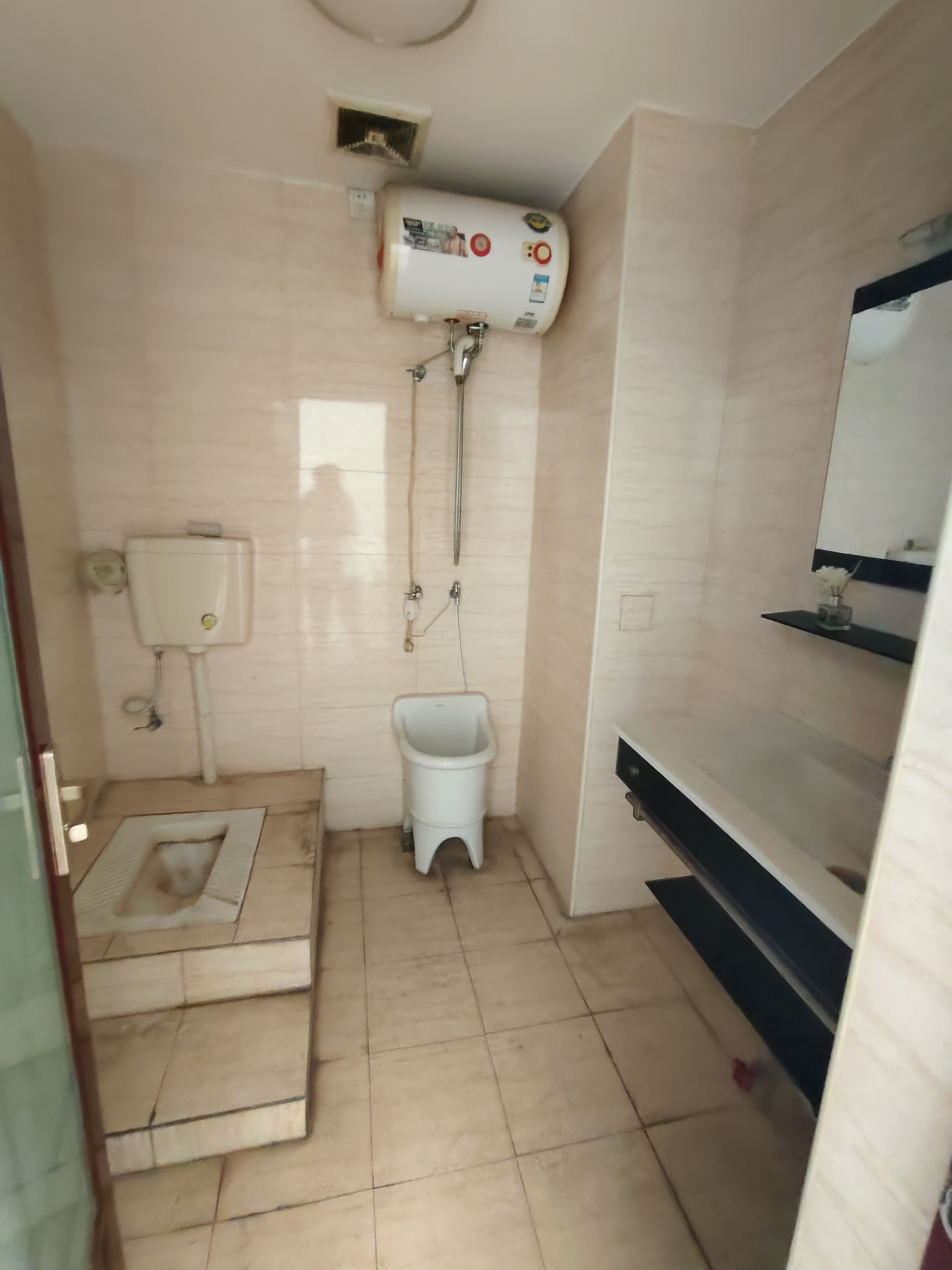 诚田大厦 1室1厅1卫 6600.0元/月 诚田大厦 1室1厅1卫 6600.0元/月室内图