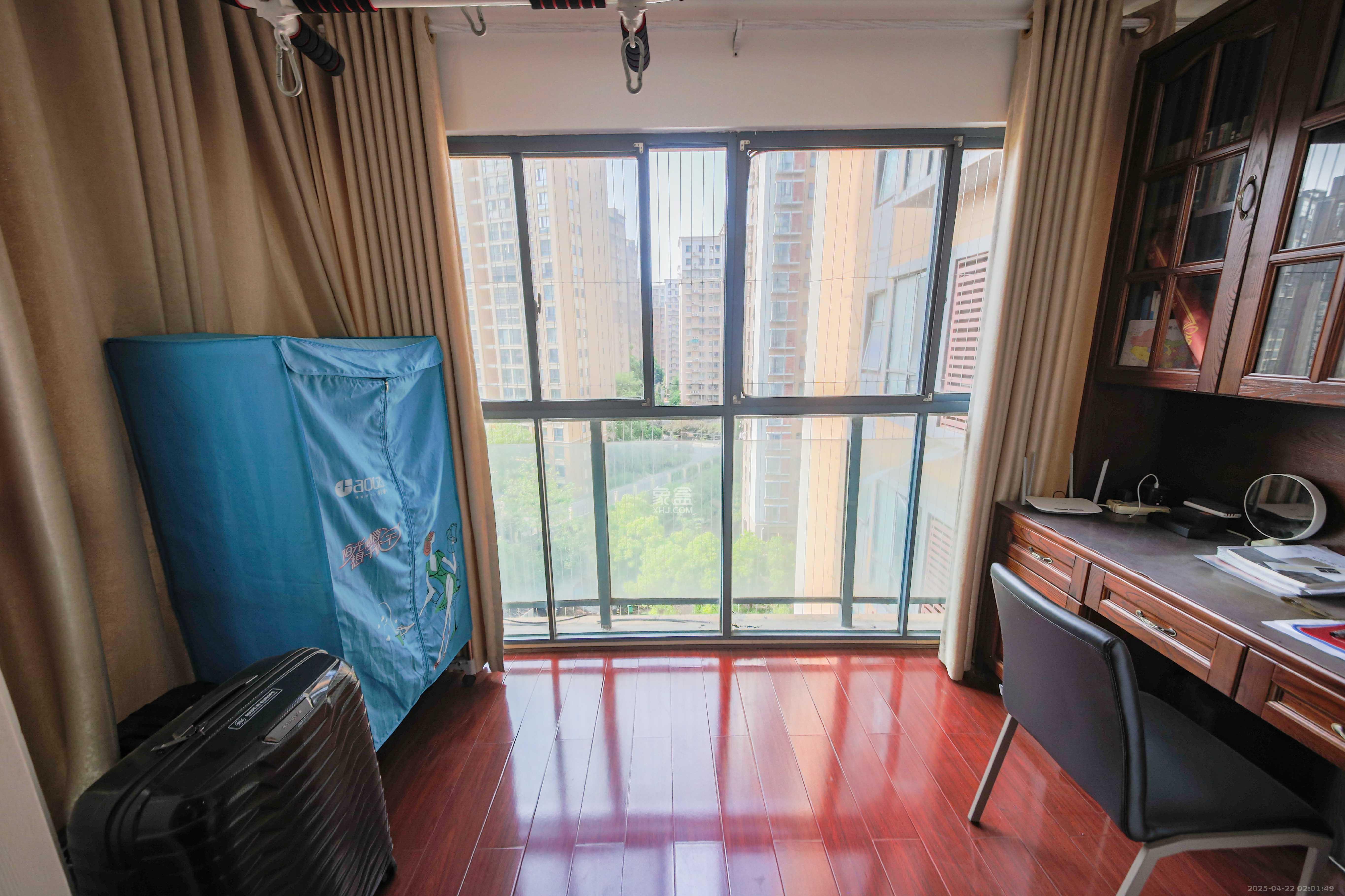 标志浪漫满屋(枫景公寓)  3室2厅2卫    120.0万 标志浪漫满屋(枫景公寓)  3室2厅2卫    120.0万阳台