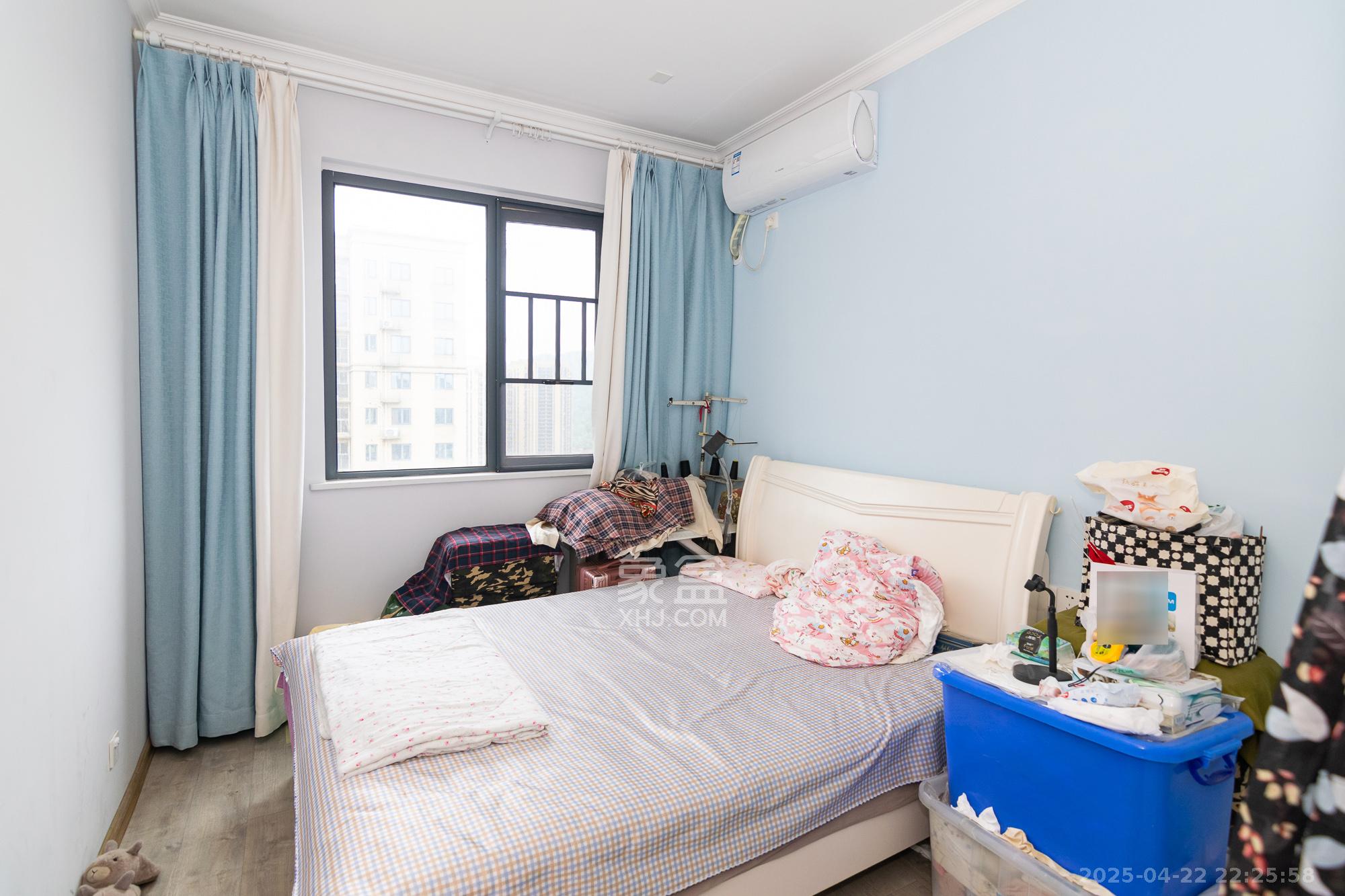 澳海月亮湾  3室2厅1卫    65.0万卧室