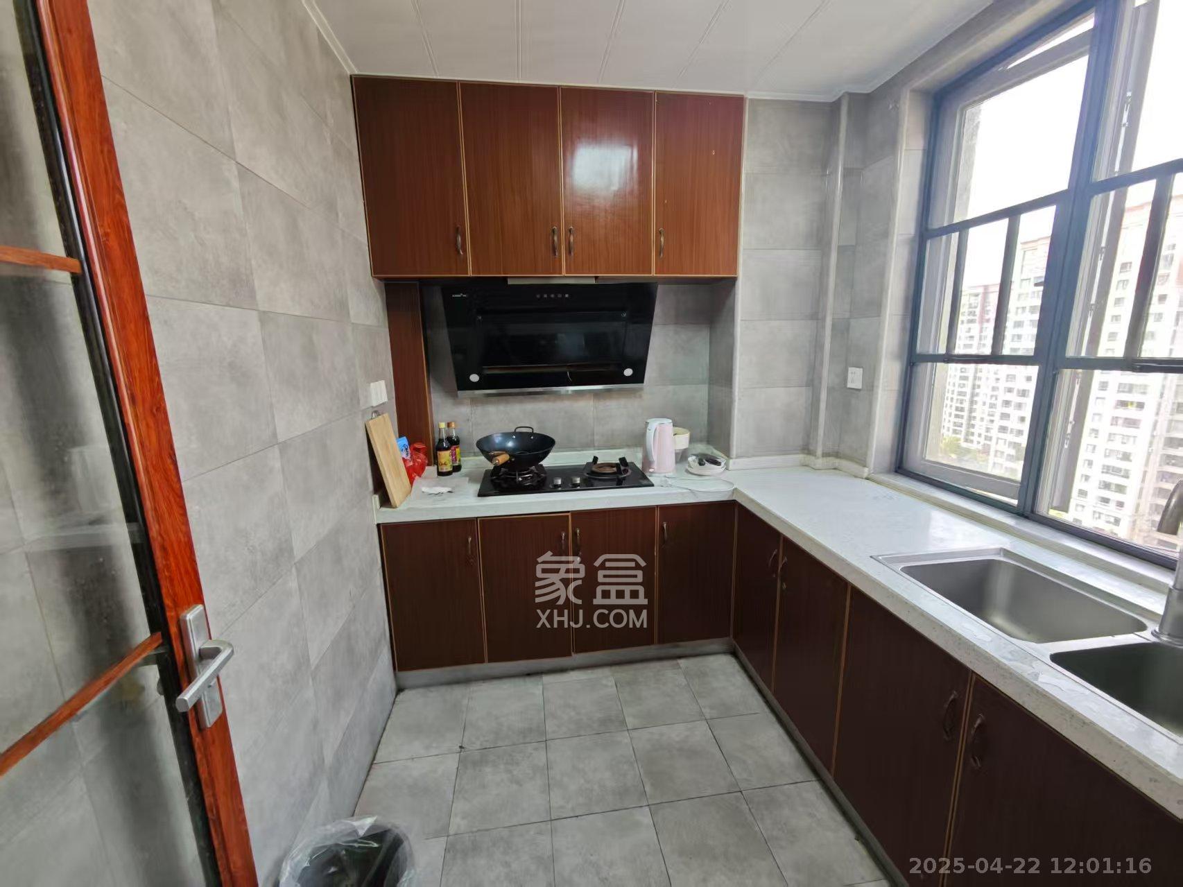 五矿万境蓝山  3室2厅2卫    2500.0元/月 五矿万境蓝山  3室2厅2卫    2500.0元/月室内图