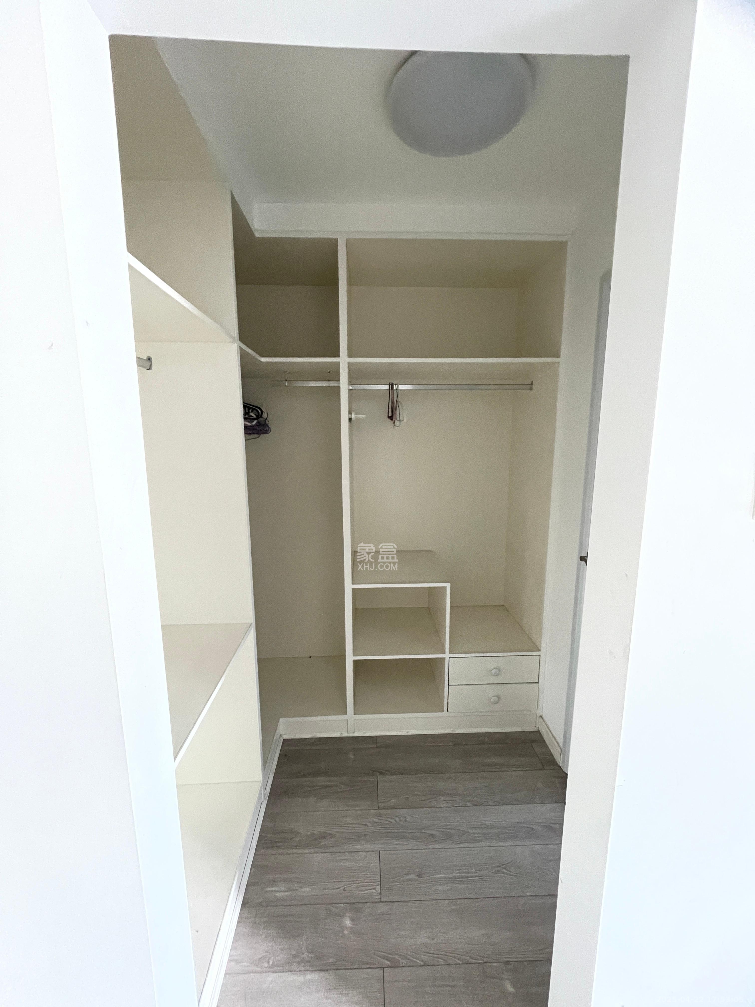中建芙蓉嘉苑  3室2厅2卫   2800.00元/月室内图