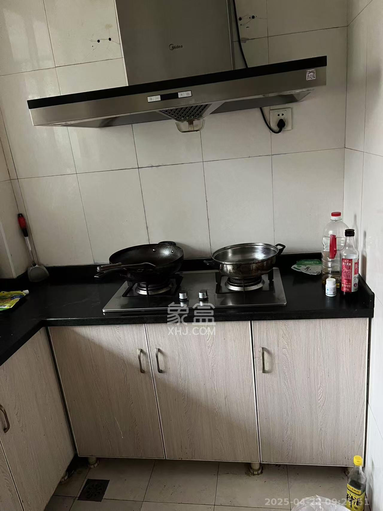 新路小区 3室2厅1卫 1700.0元/月 新路小区 3室2厅1卫 1700.0元/月室内图