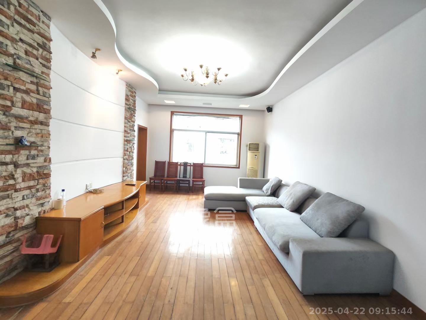 人社局小区一院  3室2厅2卫   1400.00元/月室内图