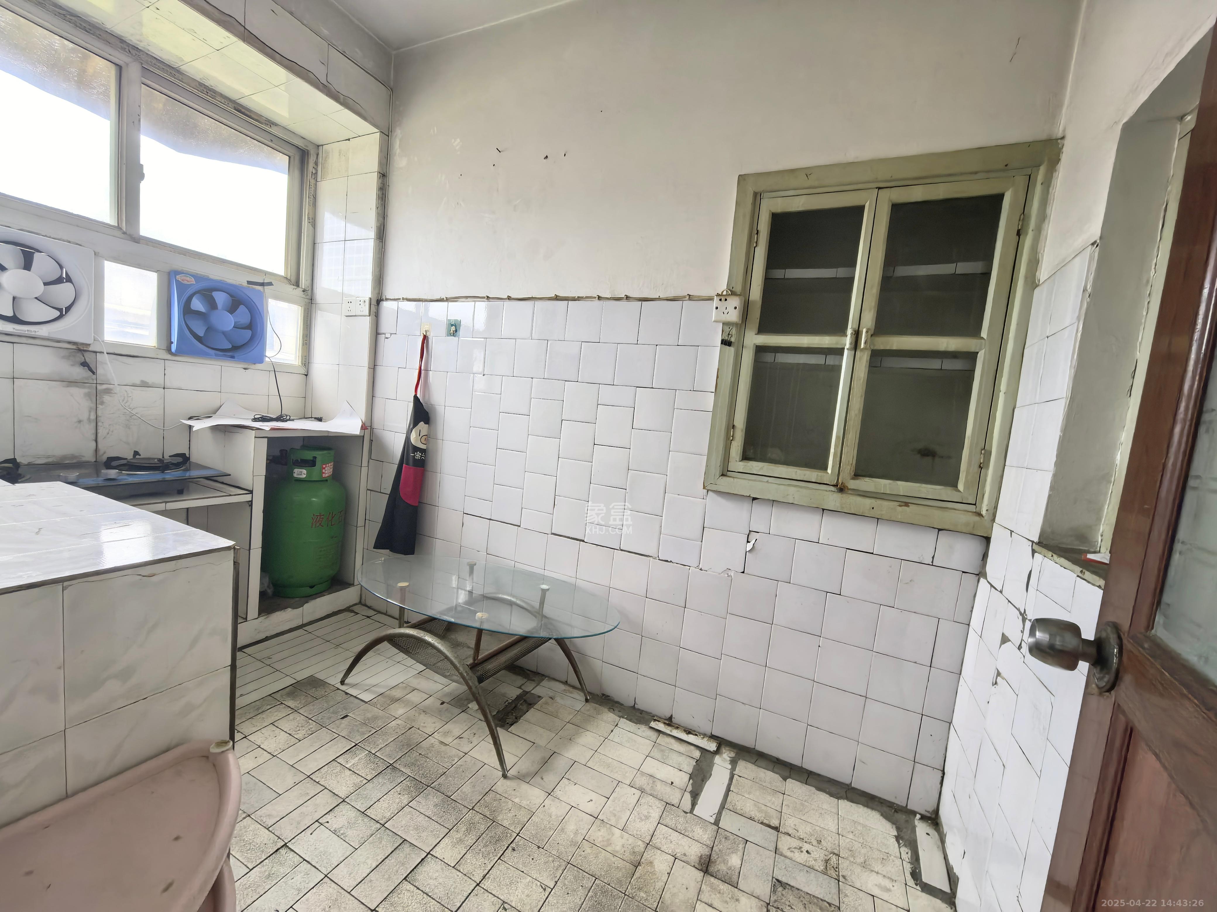 长坡社区 1室1厅1卫 800.0元/月 长坡社区 1室1厅1卫 800.0元/月室内图