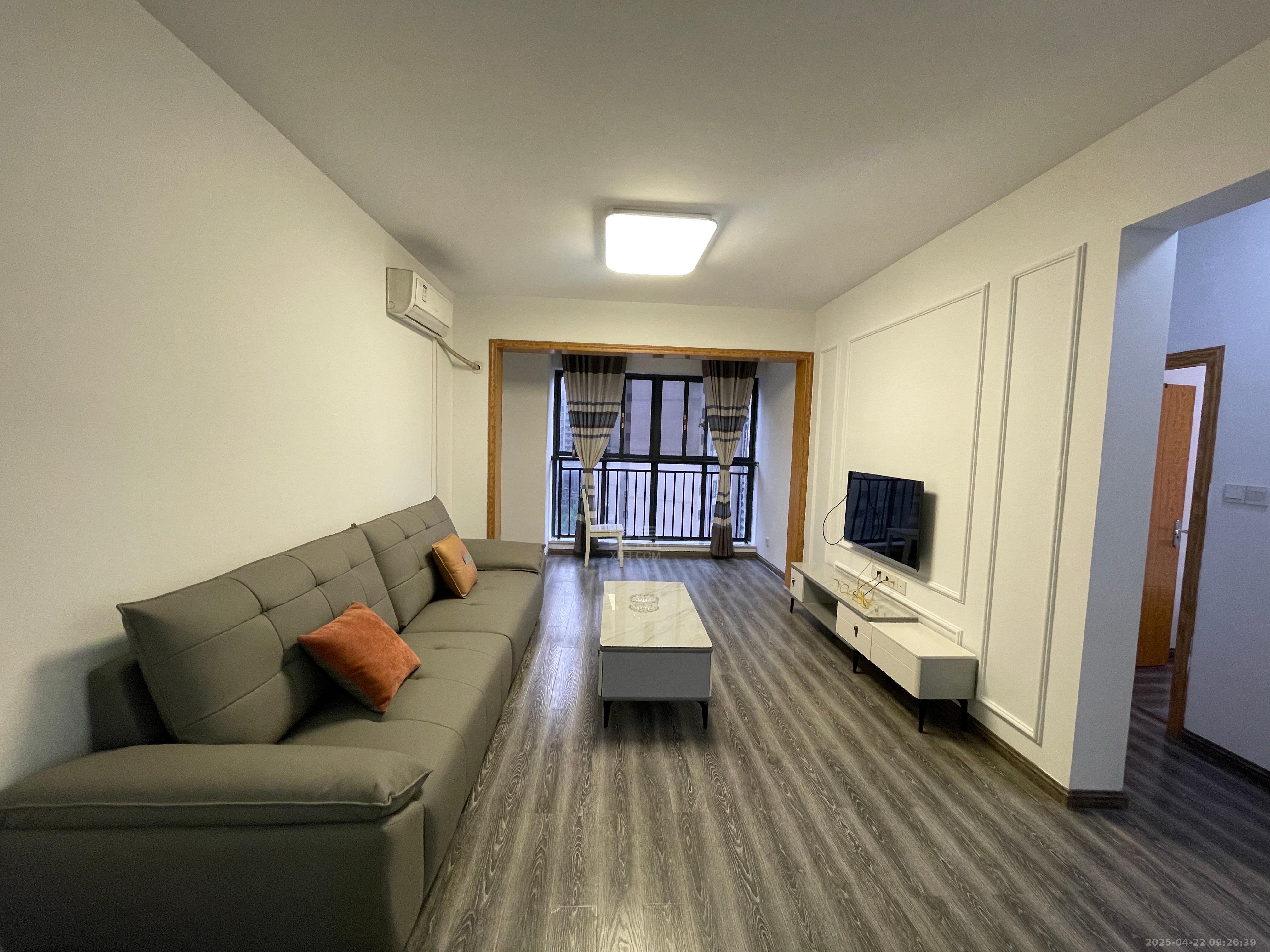 中建御山和苑  1室2厅1卫   2600.00元/月室内图1