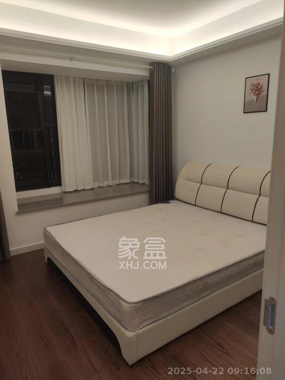 万科金色梦想D区  4室2厅2卫   3800.00元/月室内图