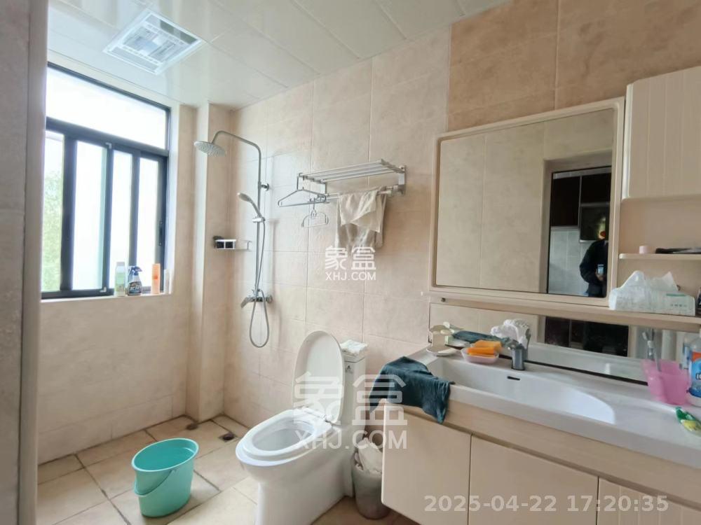 金侨中央花园  3室2厅2卫    52.0万 金侨中央花园  3室2厅2卫    52.0万室内图