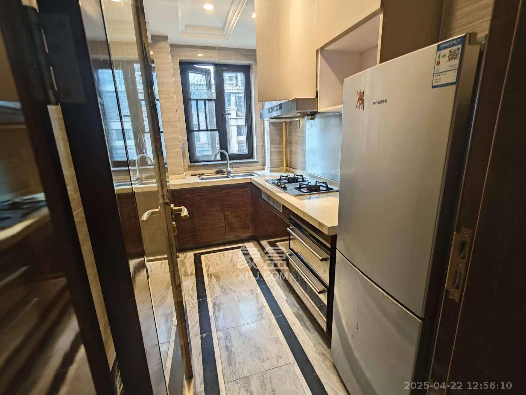 恒大御景天下城一期 3室2厅2卫 2700.0元/月 恒大御景天下城一期 3室2厅2卫 2700.0元/月室内图