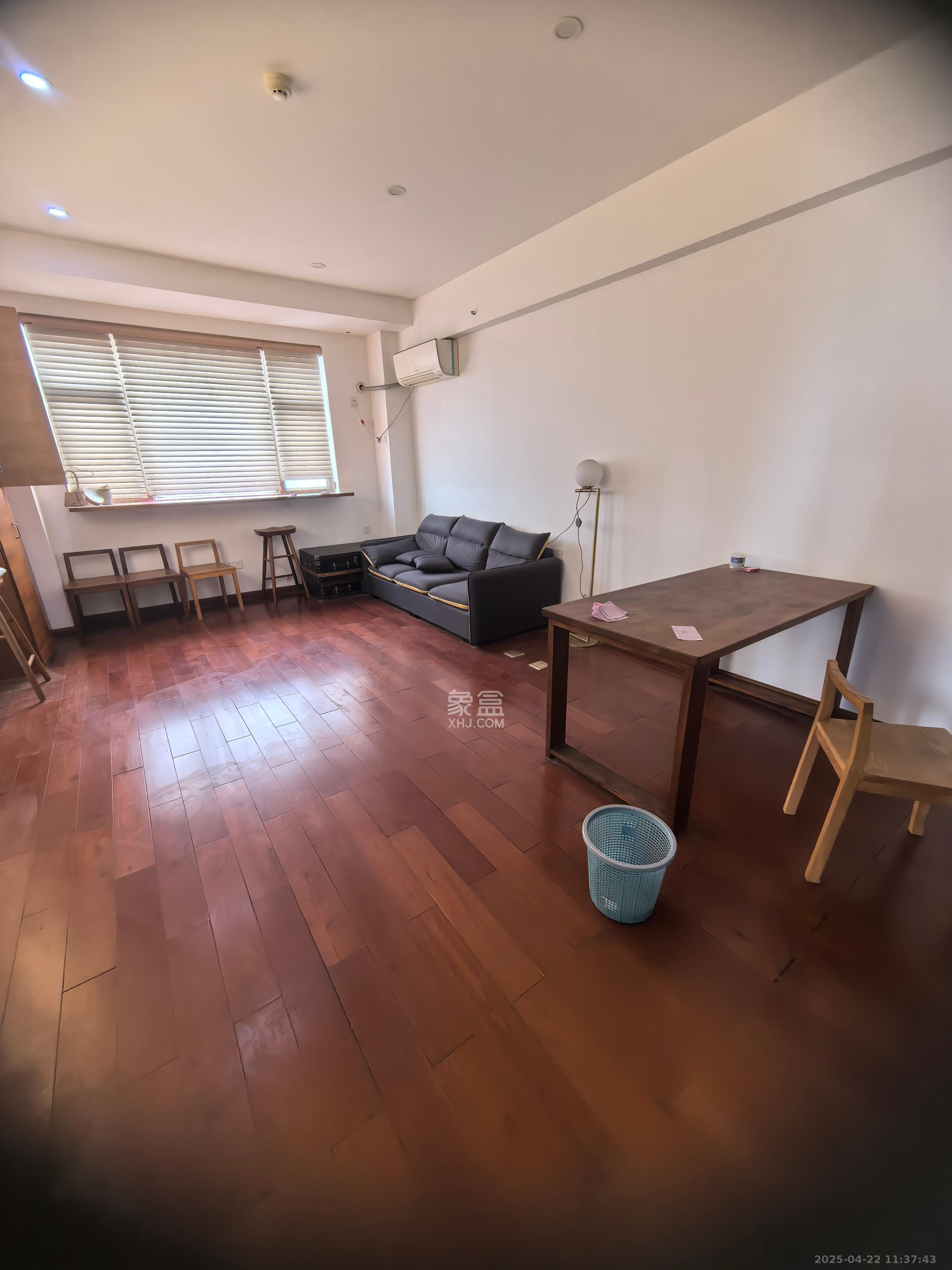 昊天大厦 1室1厅1卫 2000.0元/月 昊天大厦 1室1厅1卫 2000.0元/月室内图