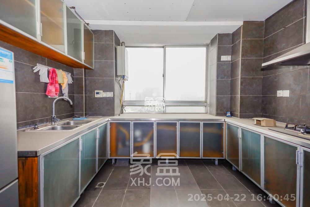 湘林家园(湘林小区电梯房) 3室2厅1卫 3500.0元/月 湘林家园(湘林小区电梯房) 3室2厅1卫 3500.0元/月室内图