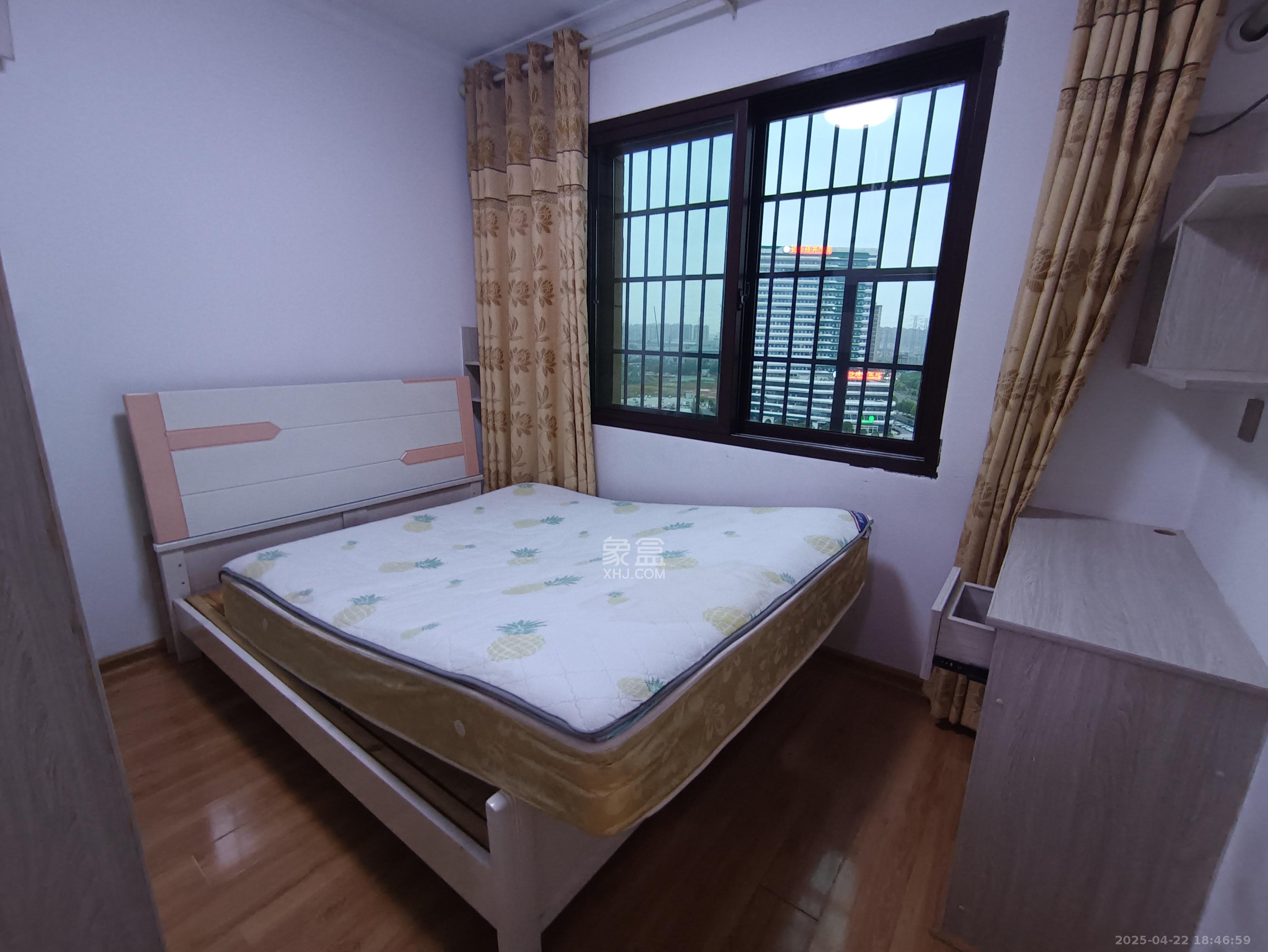 东方美地  3室2厅1卫    2300.0元/月室内图