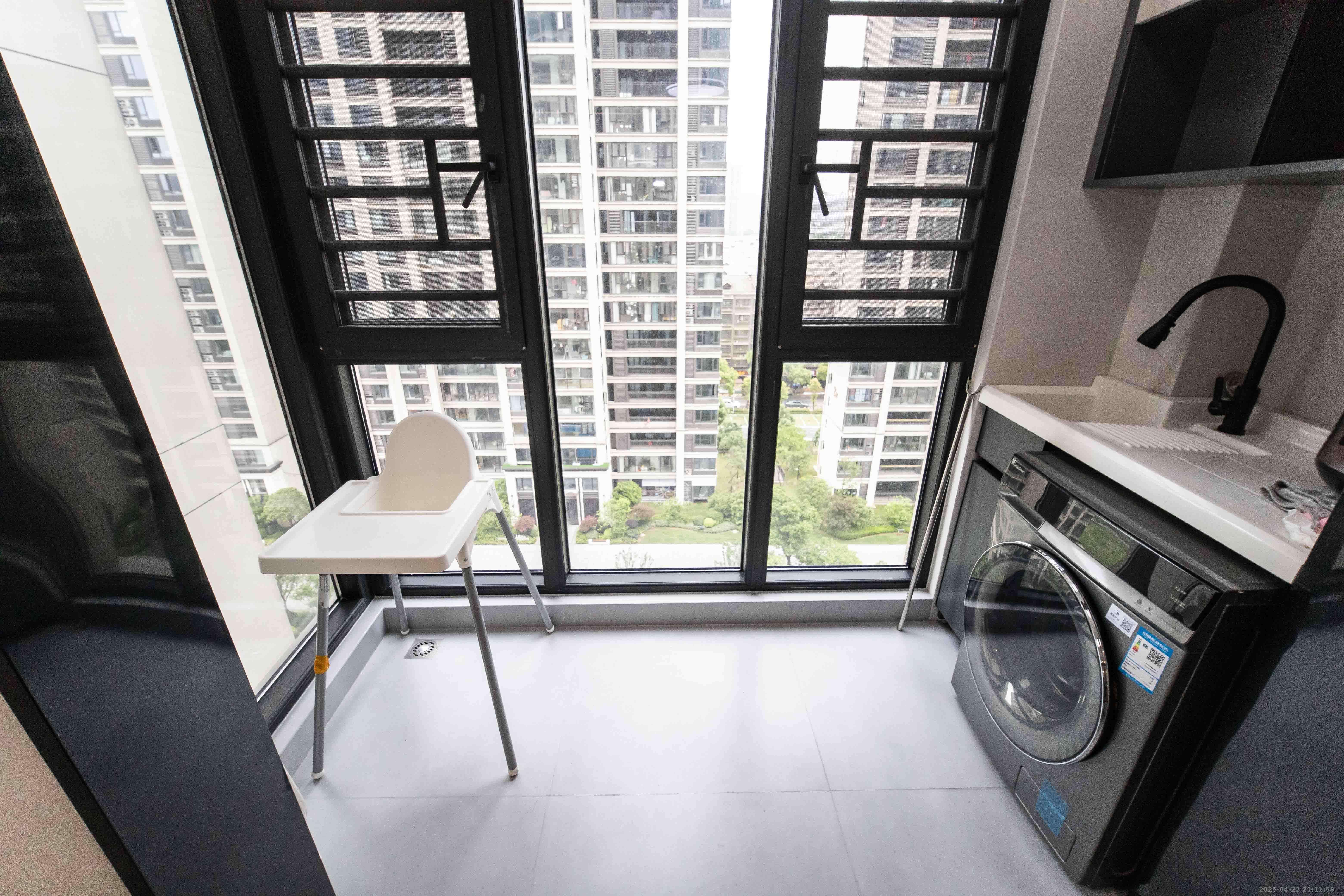 德奥悦东方 4室2厅2卫 200.0万 德奥悦东方 4室2厅2卫 200.0万阳台