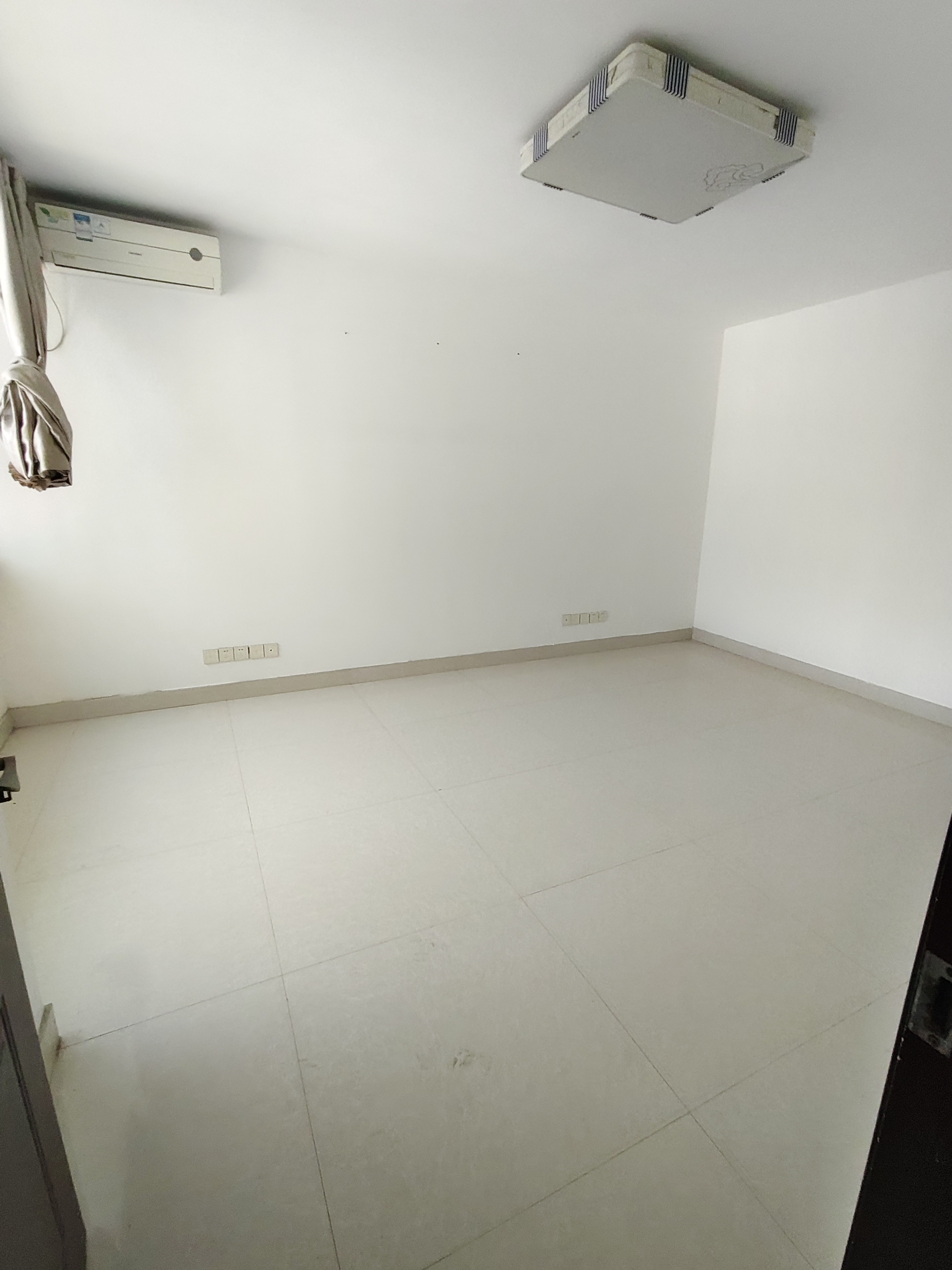 诚田大厦 1室1厅1卫 6200.0元/月 诚田大厦 1室1厅1卫 6200.0元/月室内图