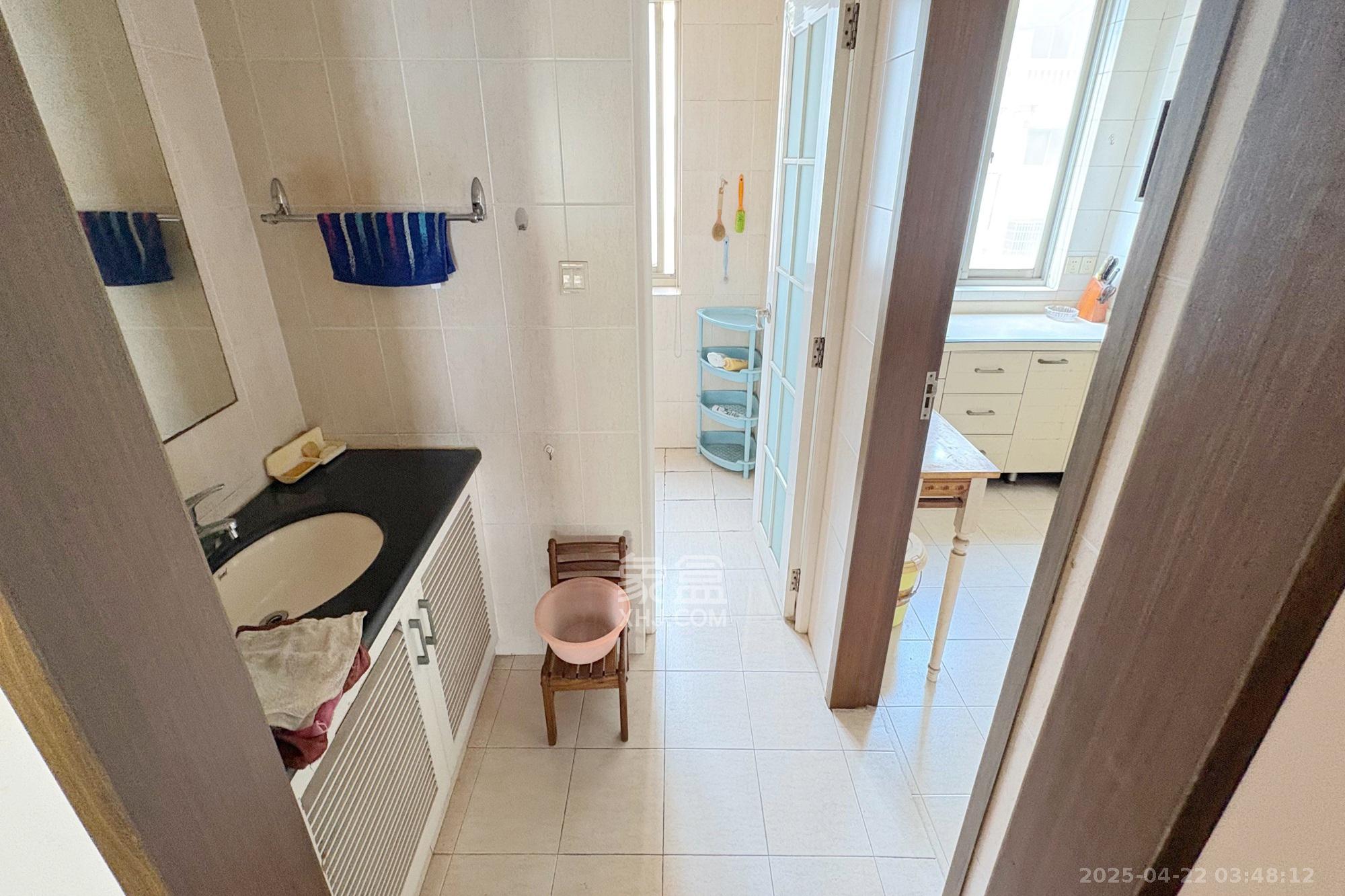 东南明苑 5室2厅2卫 88.8万 东南明苑 5室2厅2卫 88.8万卫生间