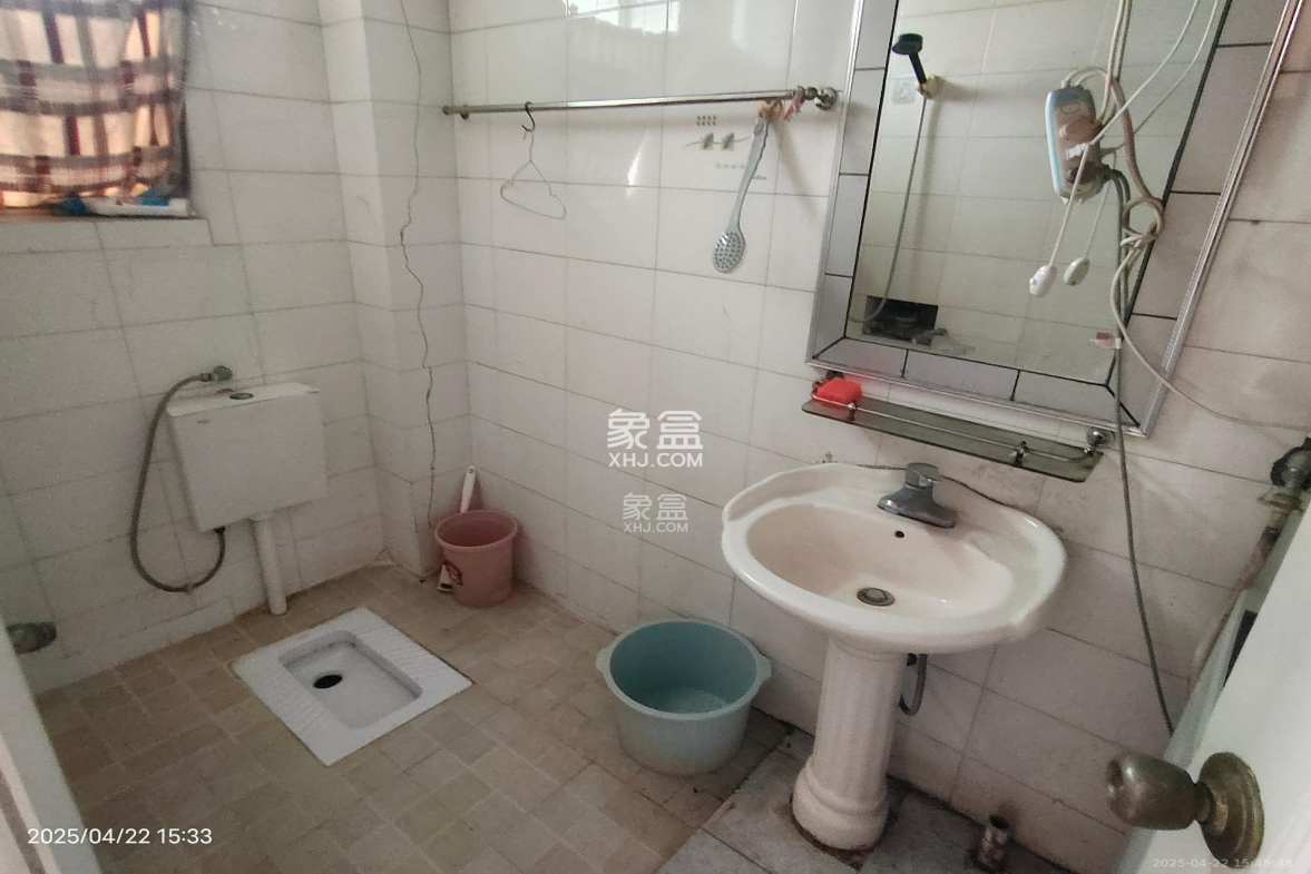 鸿基花园  3室2厅1卫    1250.0元/月 鸿基花园  3室2厅1卫    1250.0元/月室内图